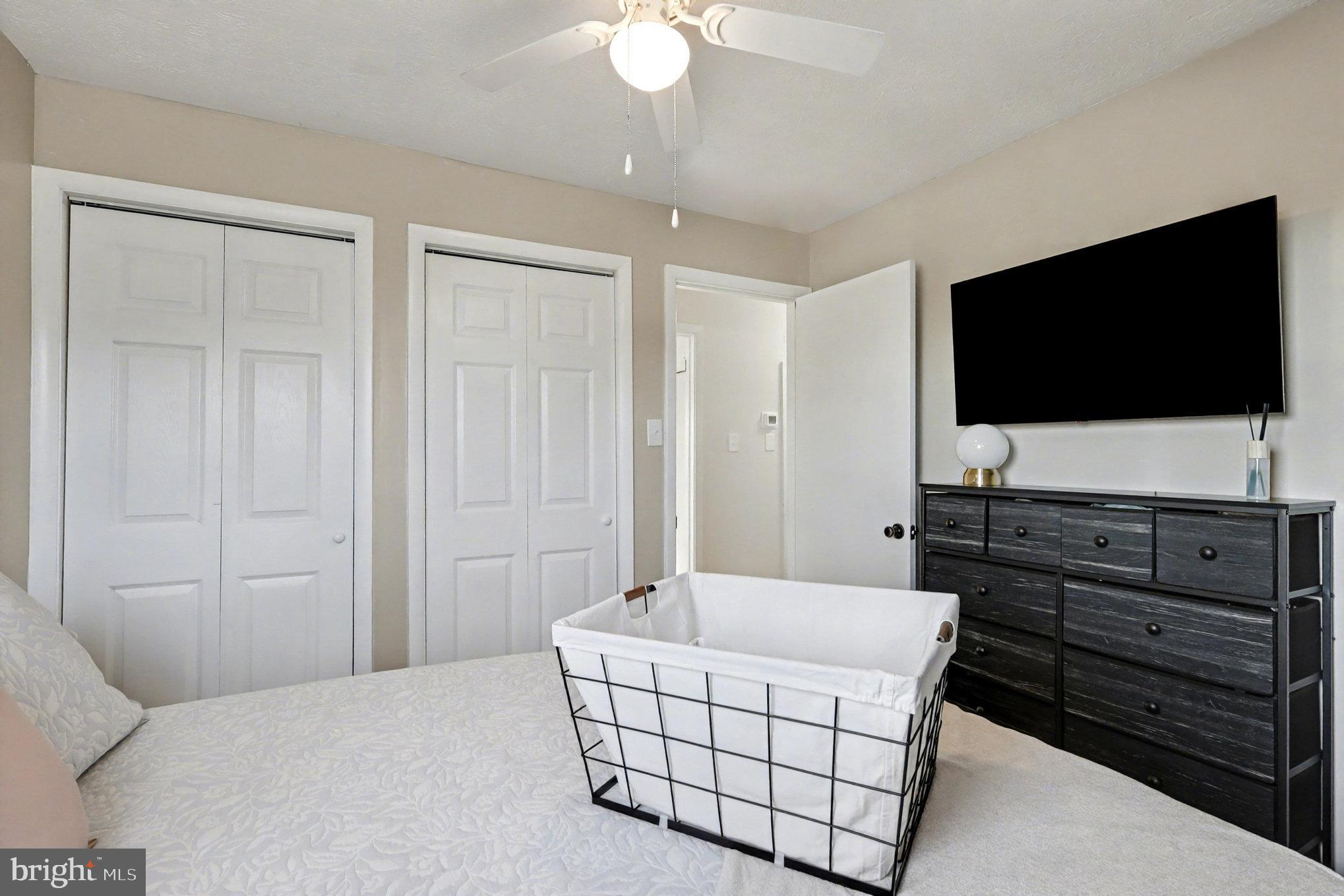 NORTH RIVER TOWN - Residential