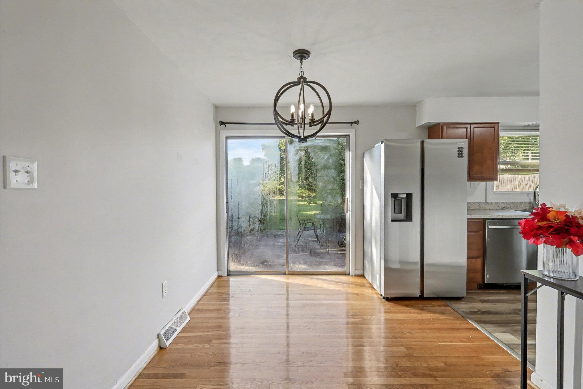 NORTH RIVER TOWN - Residential