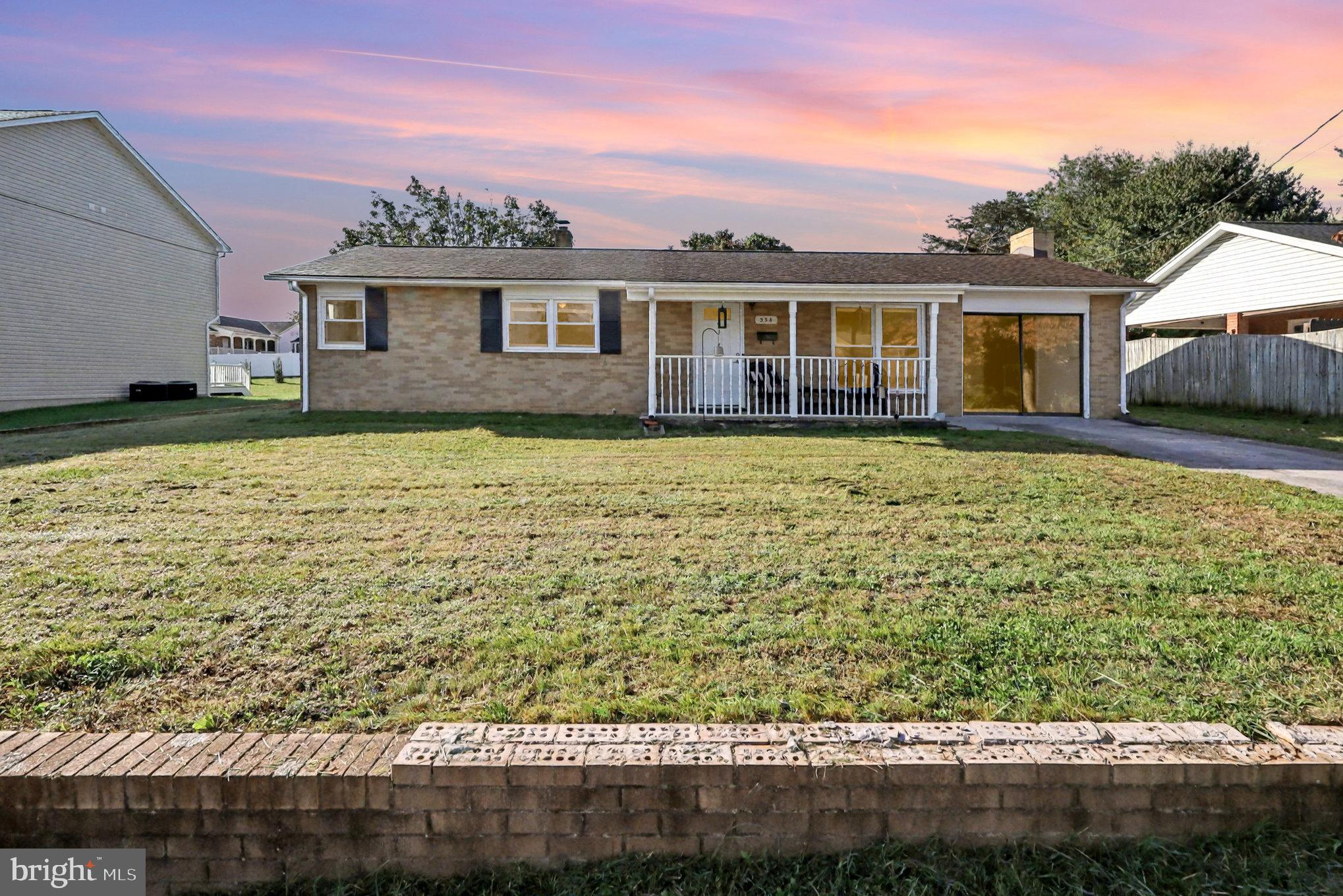 NORTH RIVER TOWN - Residential