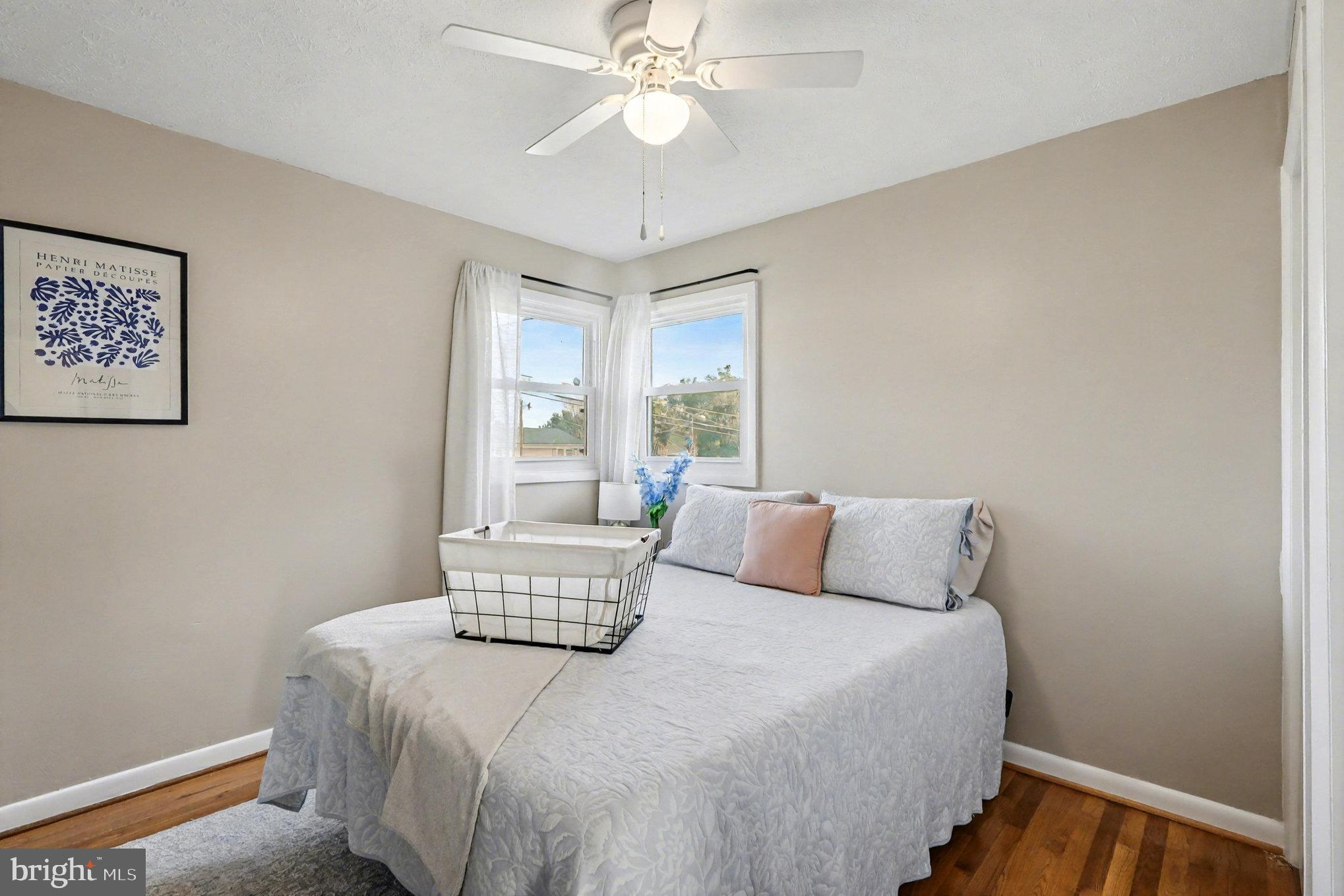 NORTH RIVER TOWN - Residential