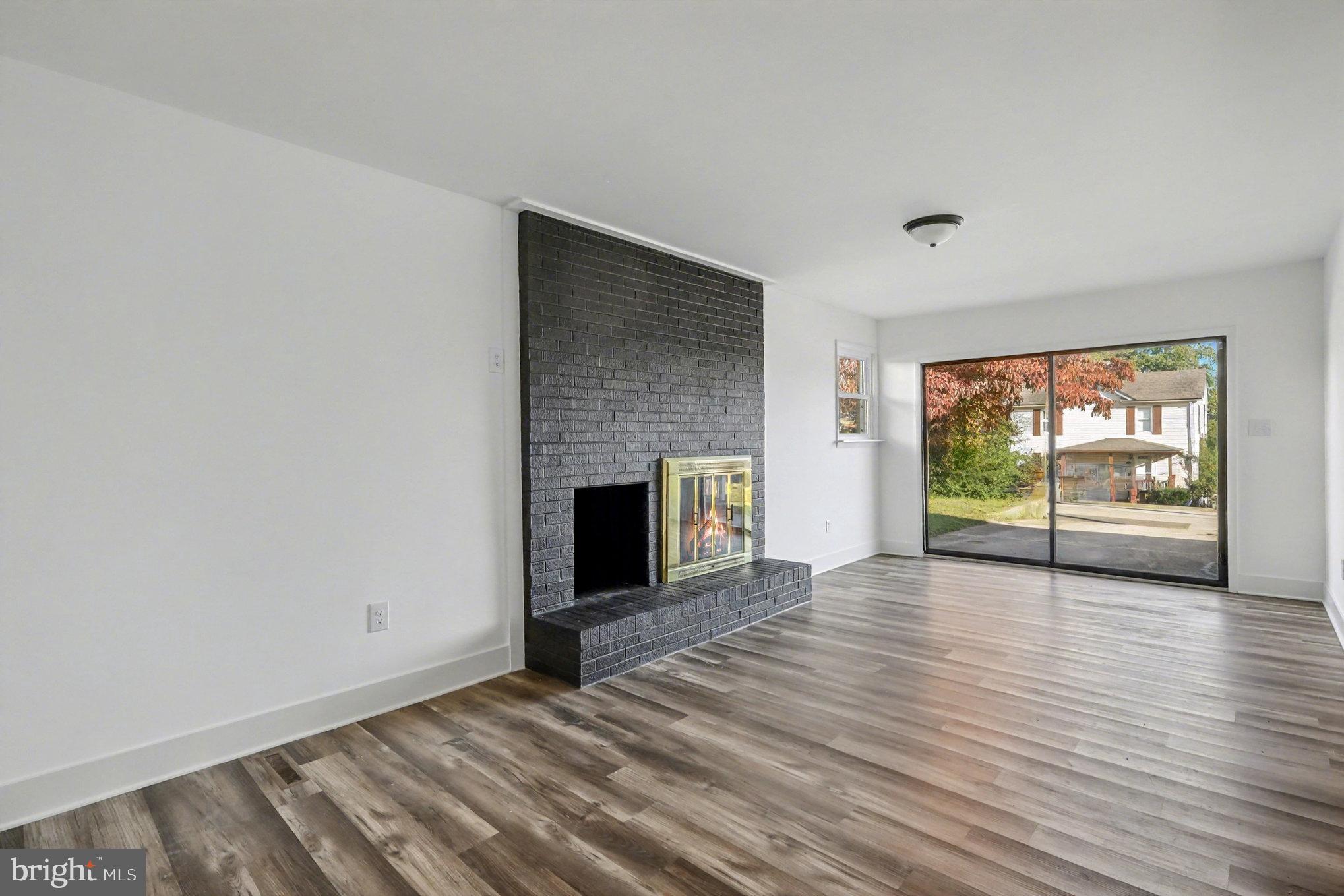 NORTH RIVER TOWN - Residential