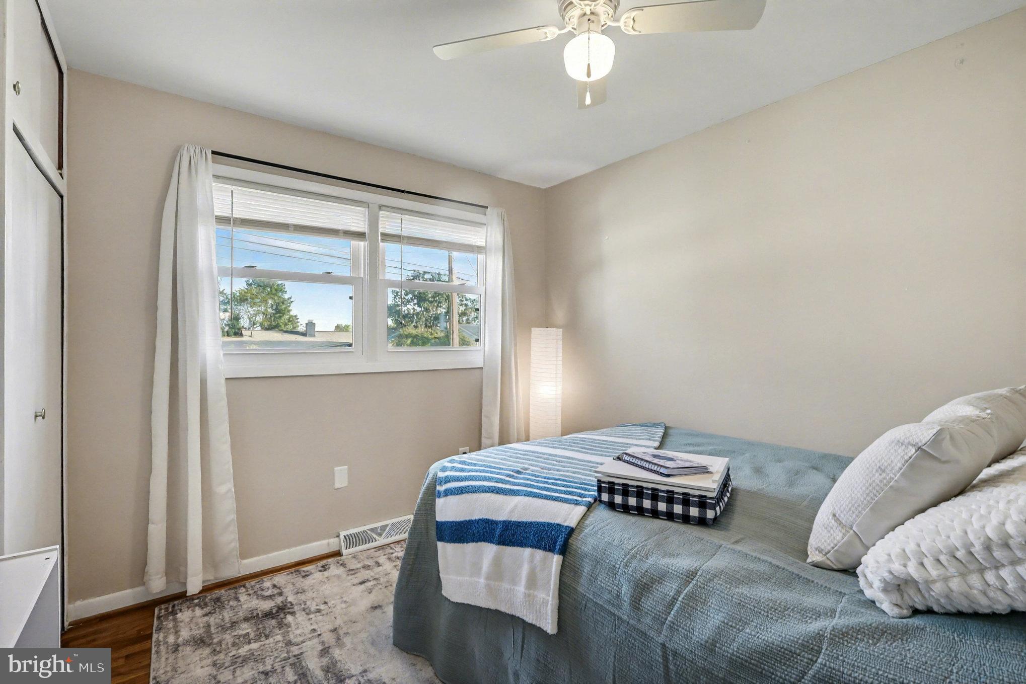 NORTH RIVER TOWN - Residential