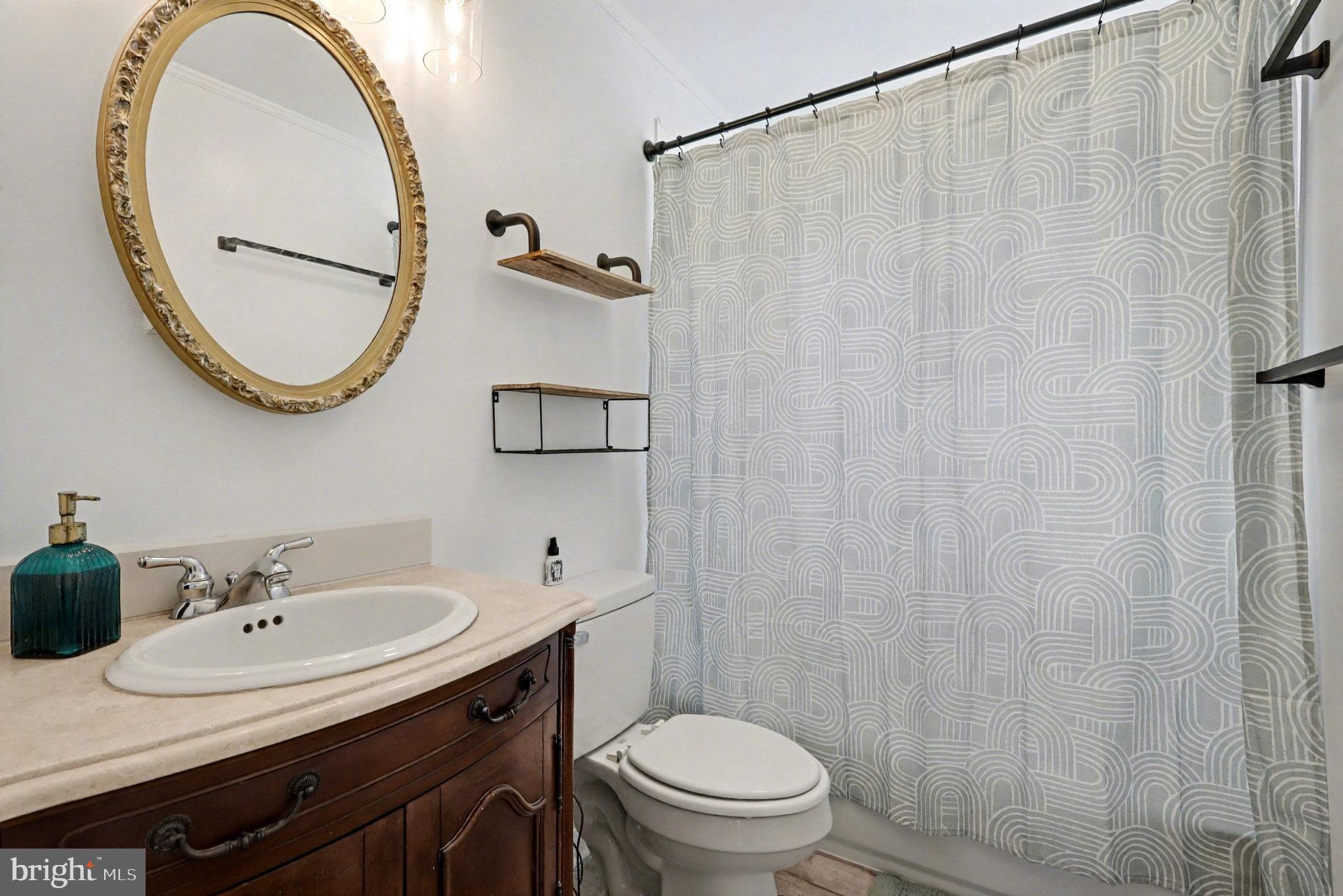 NORTH RIVER TOWN - Residential