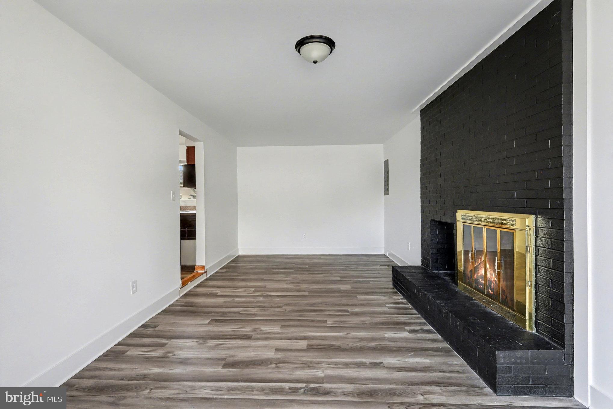 NORTH RIVER TOWN - Residential