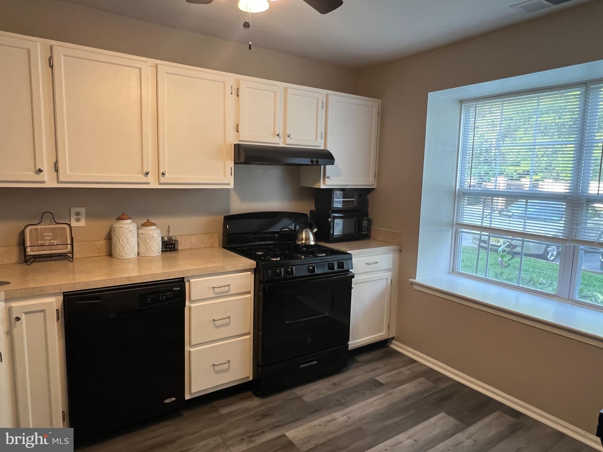 4922 WINTERBURY DRIVE