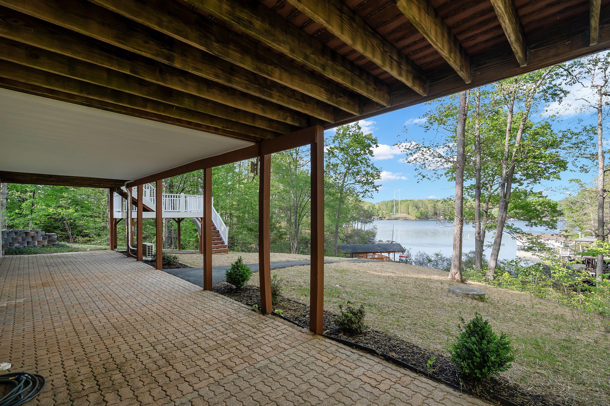 TALL PINES - Residential