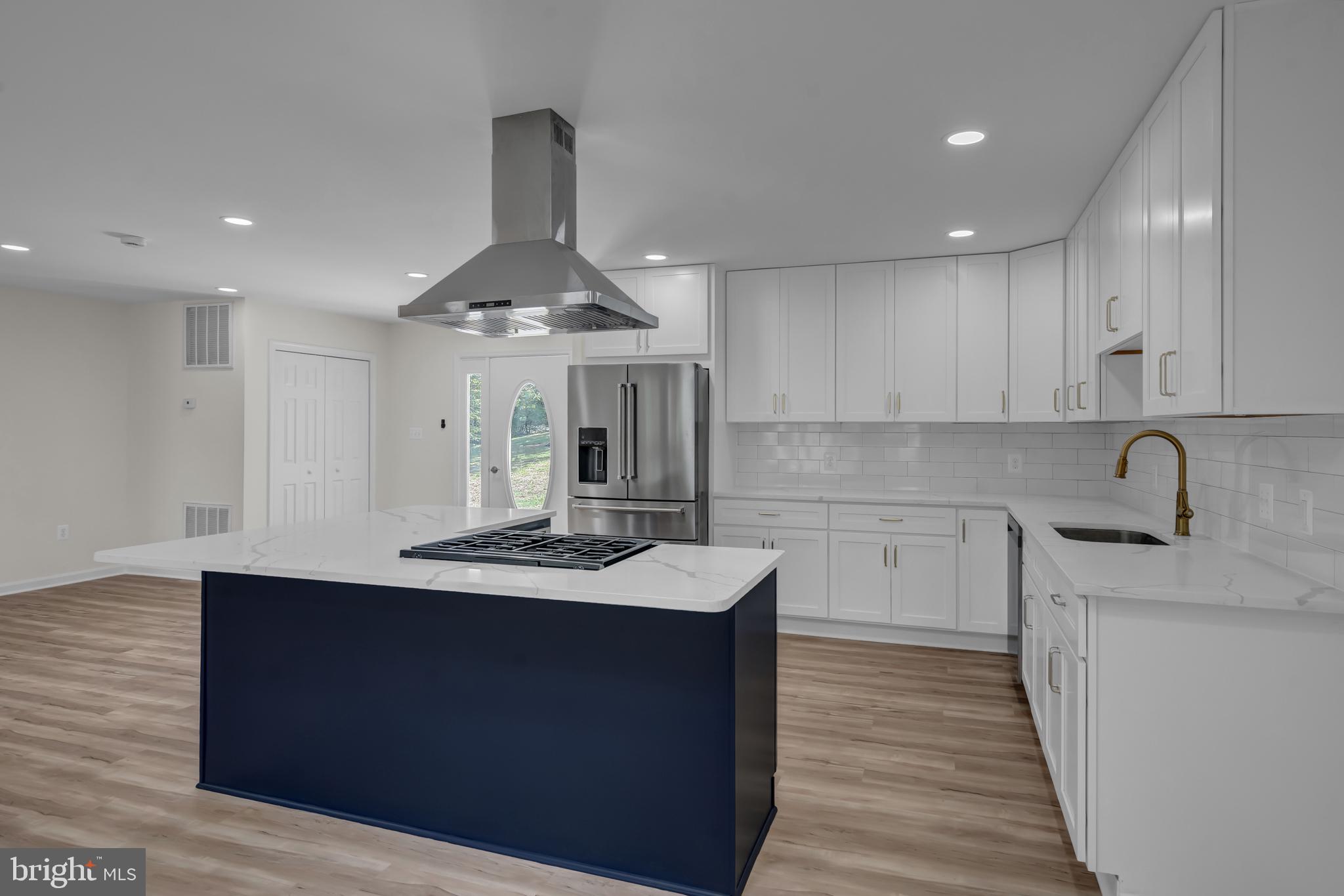 TALL PINES - Residential