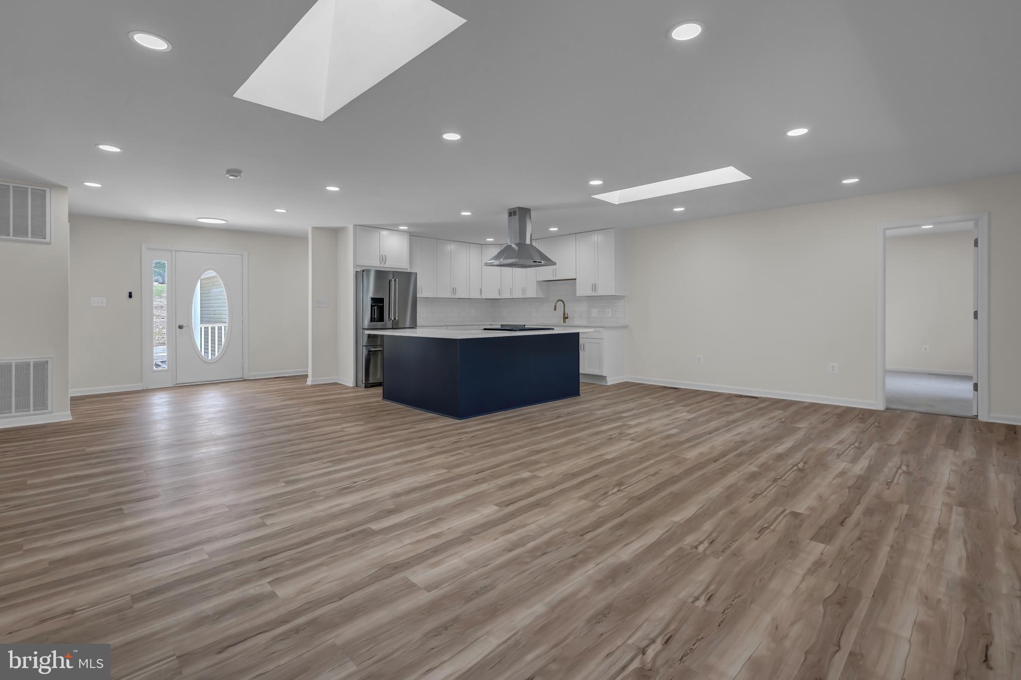 TALL PINES - Residential