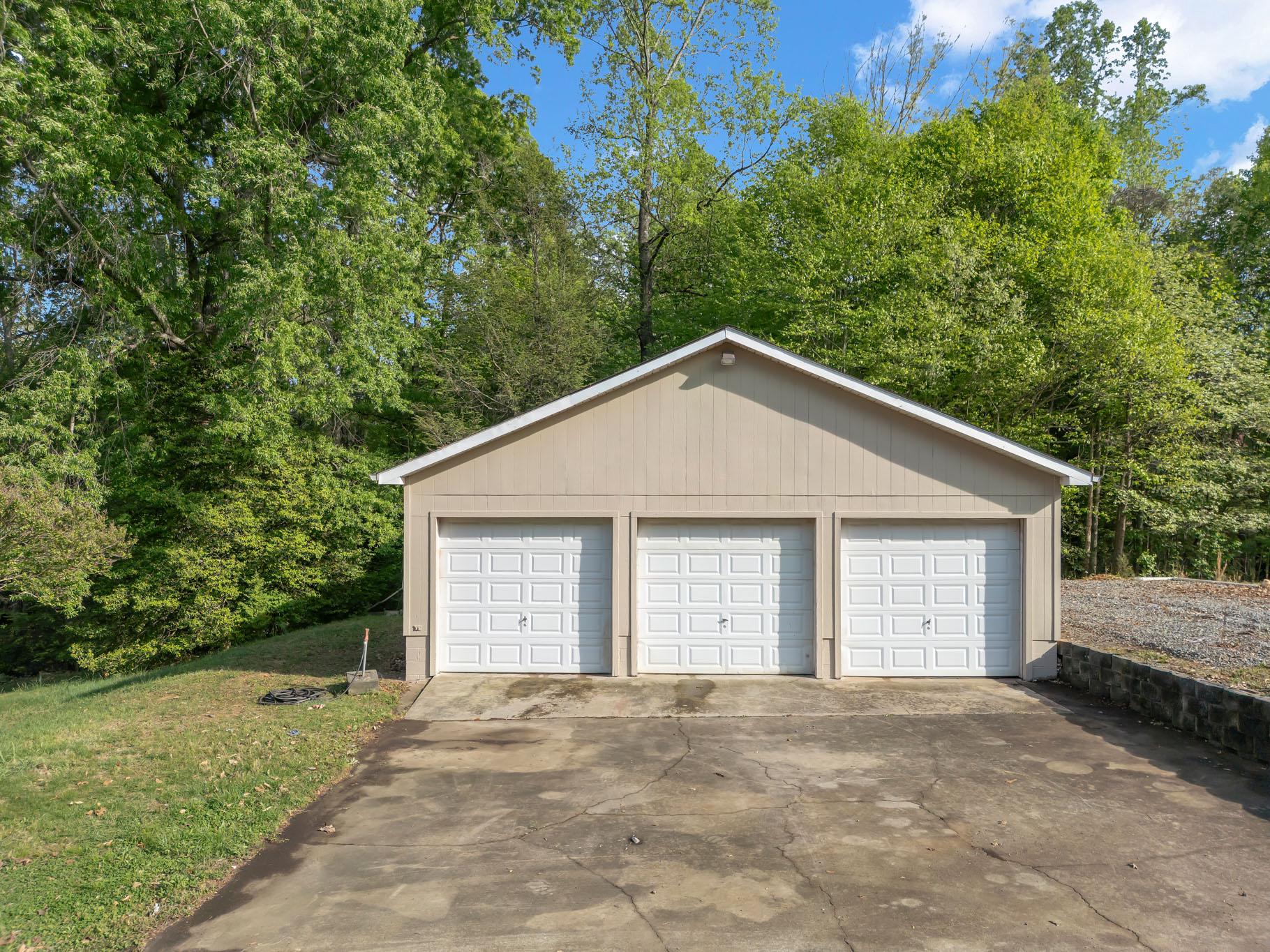 TALL PINES - Residential