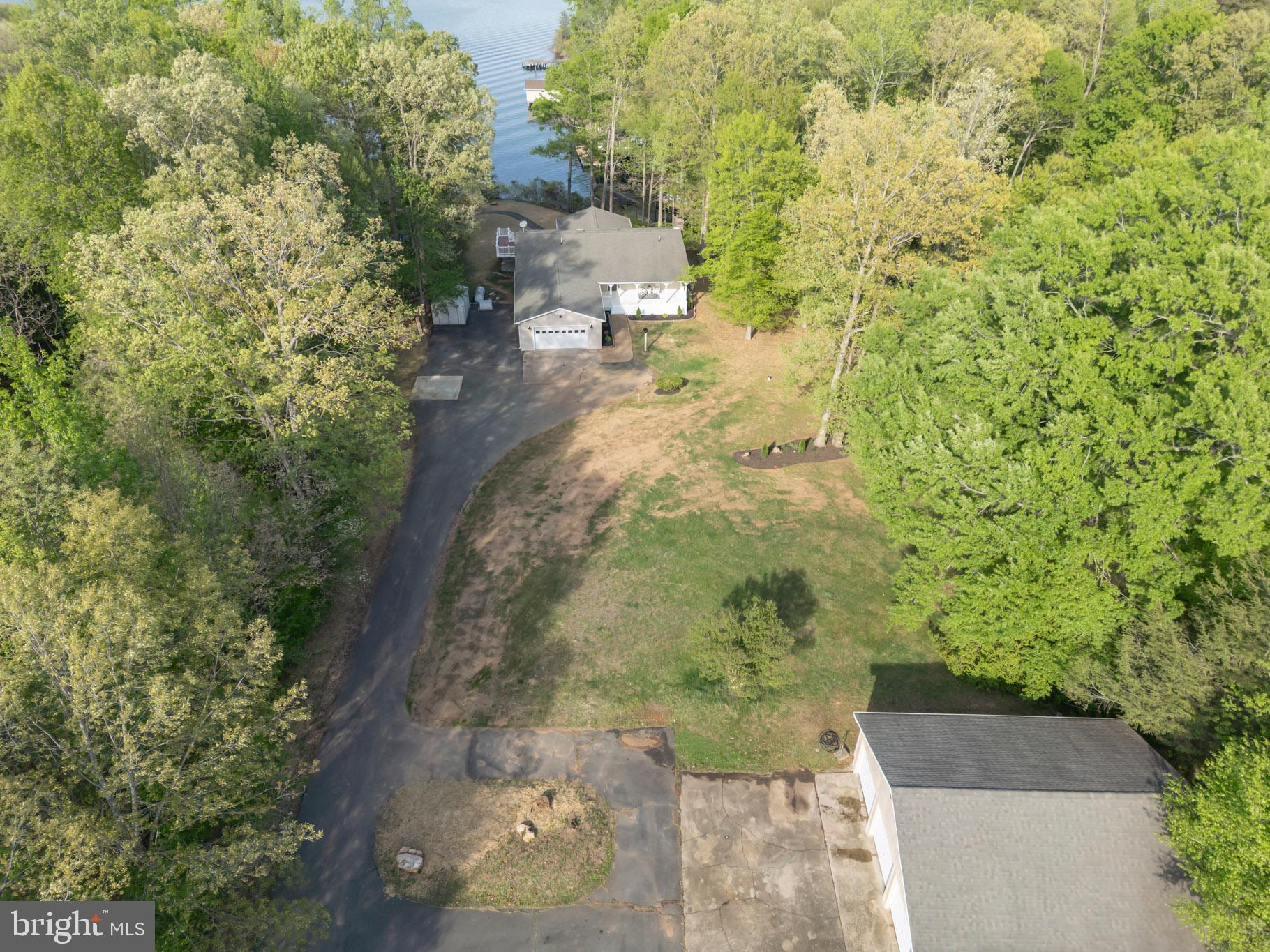 TALL PINES - Residential