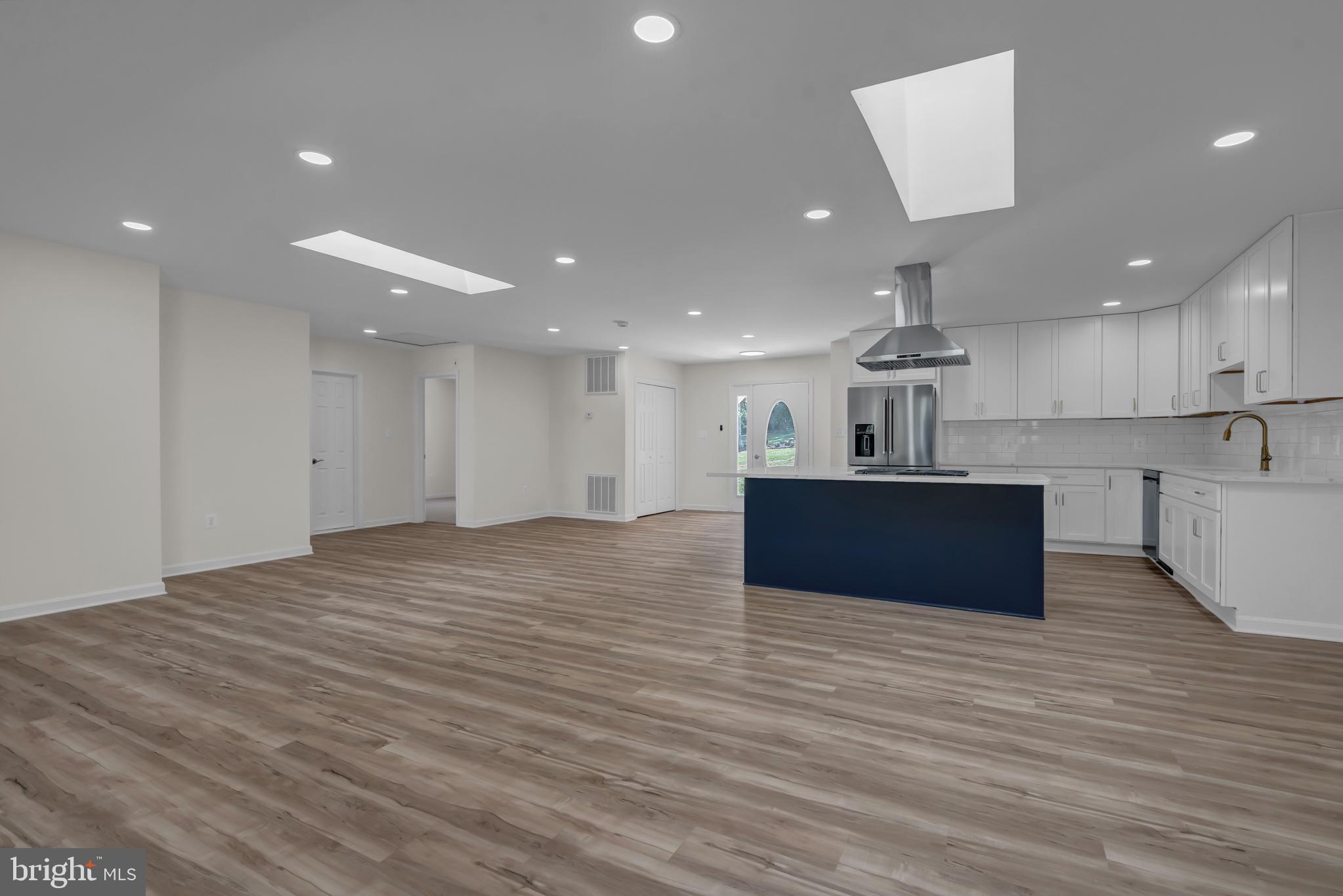 TALL PINES - Residential