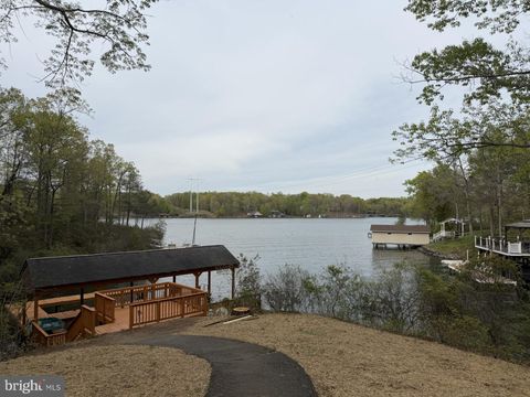 Photo of 172 Hemlock Forest, MINERAL, VA 23117 (MLS # VALA2009610)