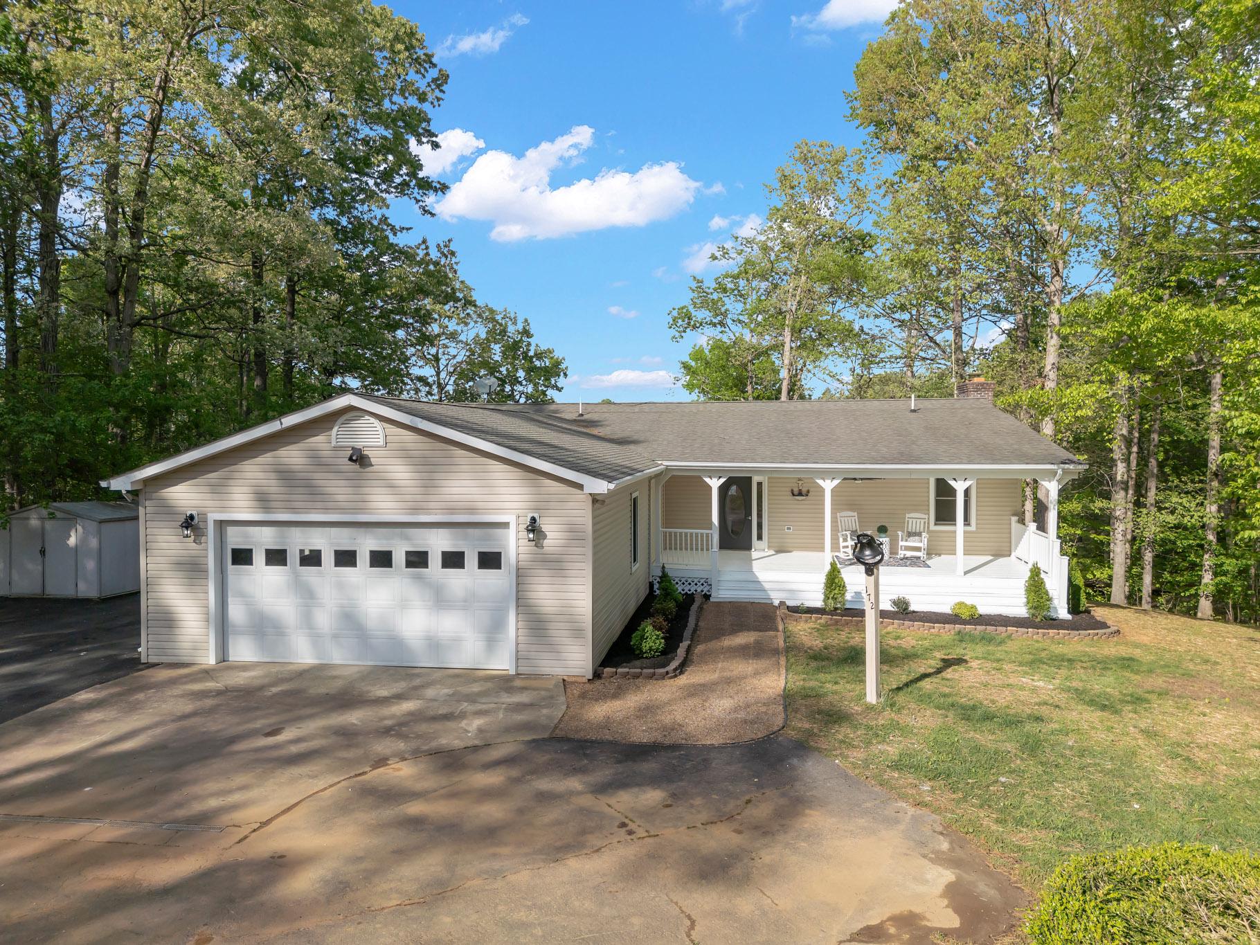 TALL PINES - Residential