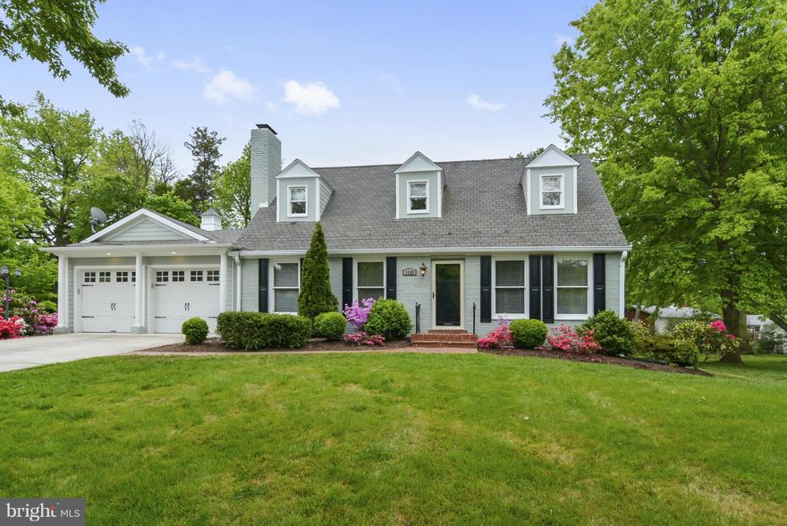 Stunning Cape in the heart of Fort Hunt steps from Parkway and bike path. Renovated charmer offers kitchen/family/breakfast addition with 9ft. ceilings, chefs kitchen and access to the flat 1/2 acre yard. Master has walk-in closet and large marble/ceramic master bathroom. Large lower level recreation room, bar and possible 5th bedroom with full bath. 2 car garage & owners have WW Pool Membership.