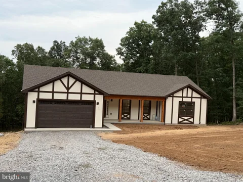 MLS: VAFV2043440