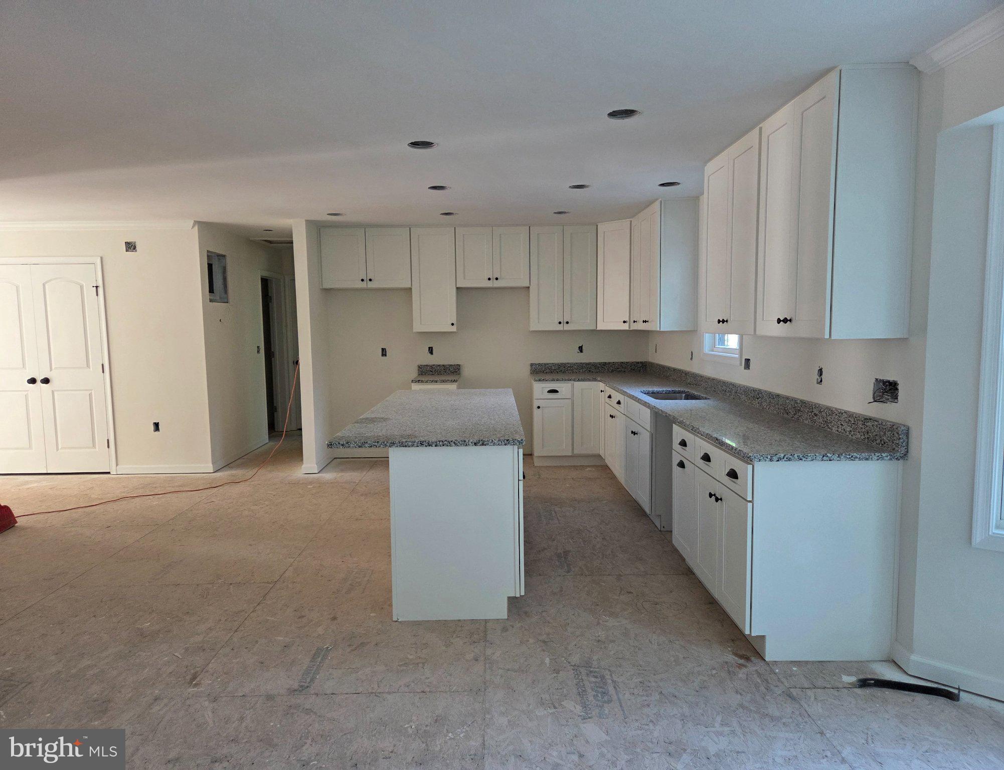 150 FOUR SEASONS DRIVE E