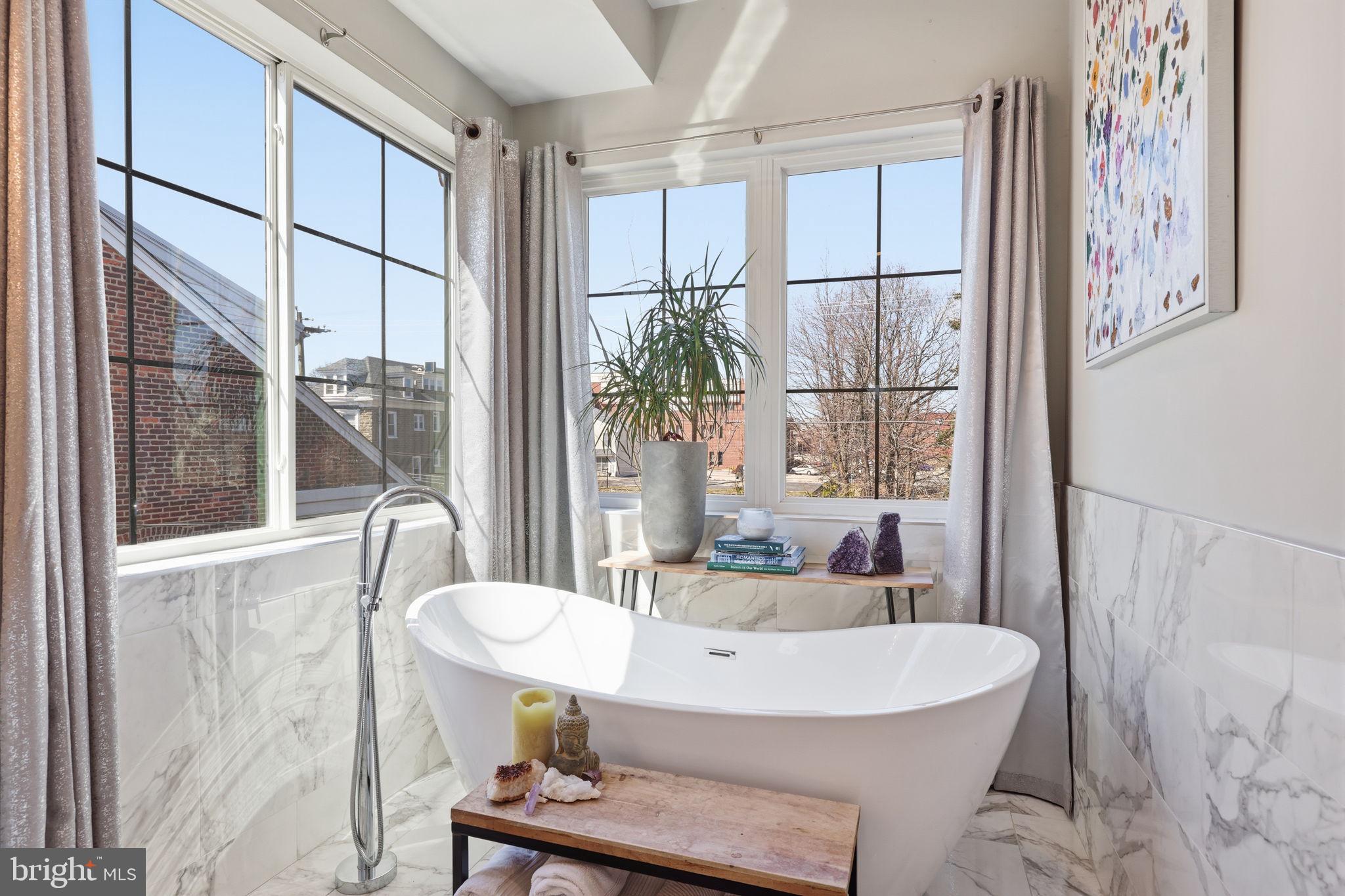 ROXBOROUGH - Residential