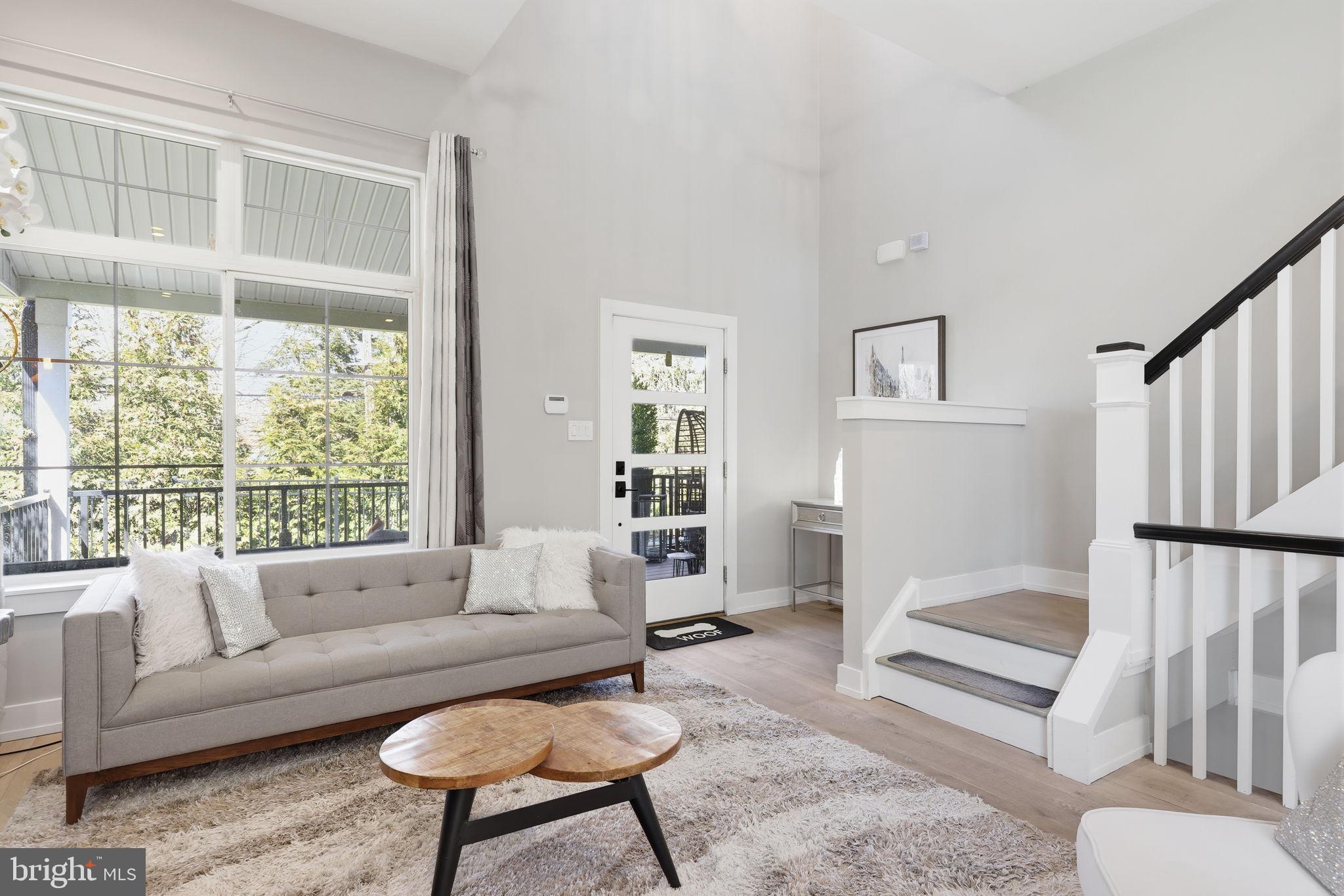 ROXBOROUGH - Residential