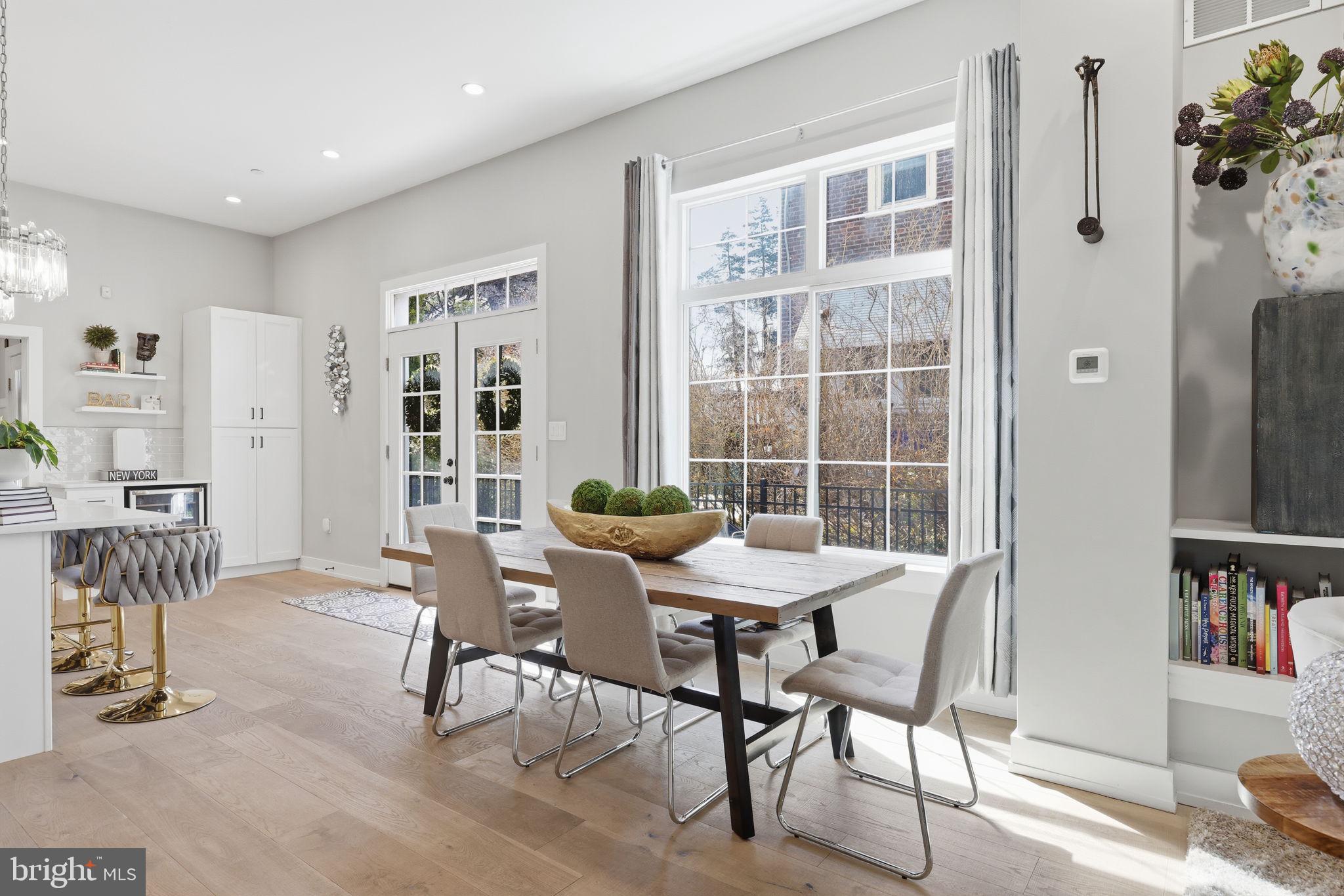 ROXBOROUGH - Residential