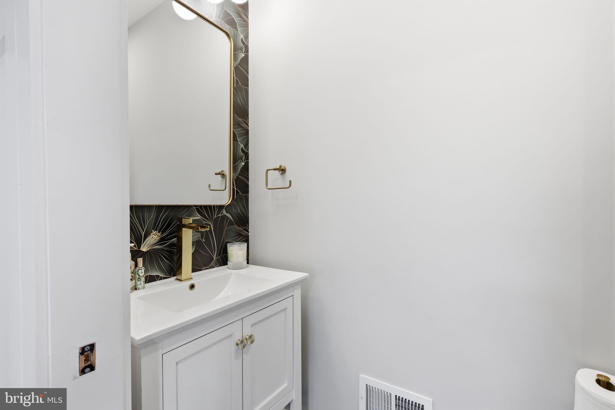 ROXBOROUGH - Residential