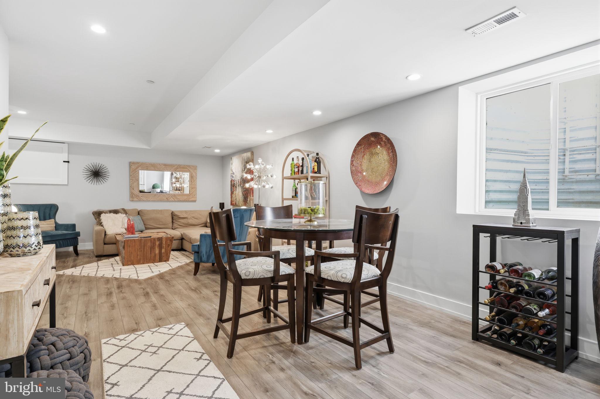 ROXBOROUGH - Residential