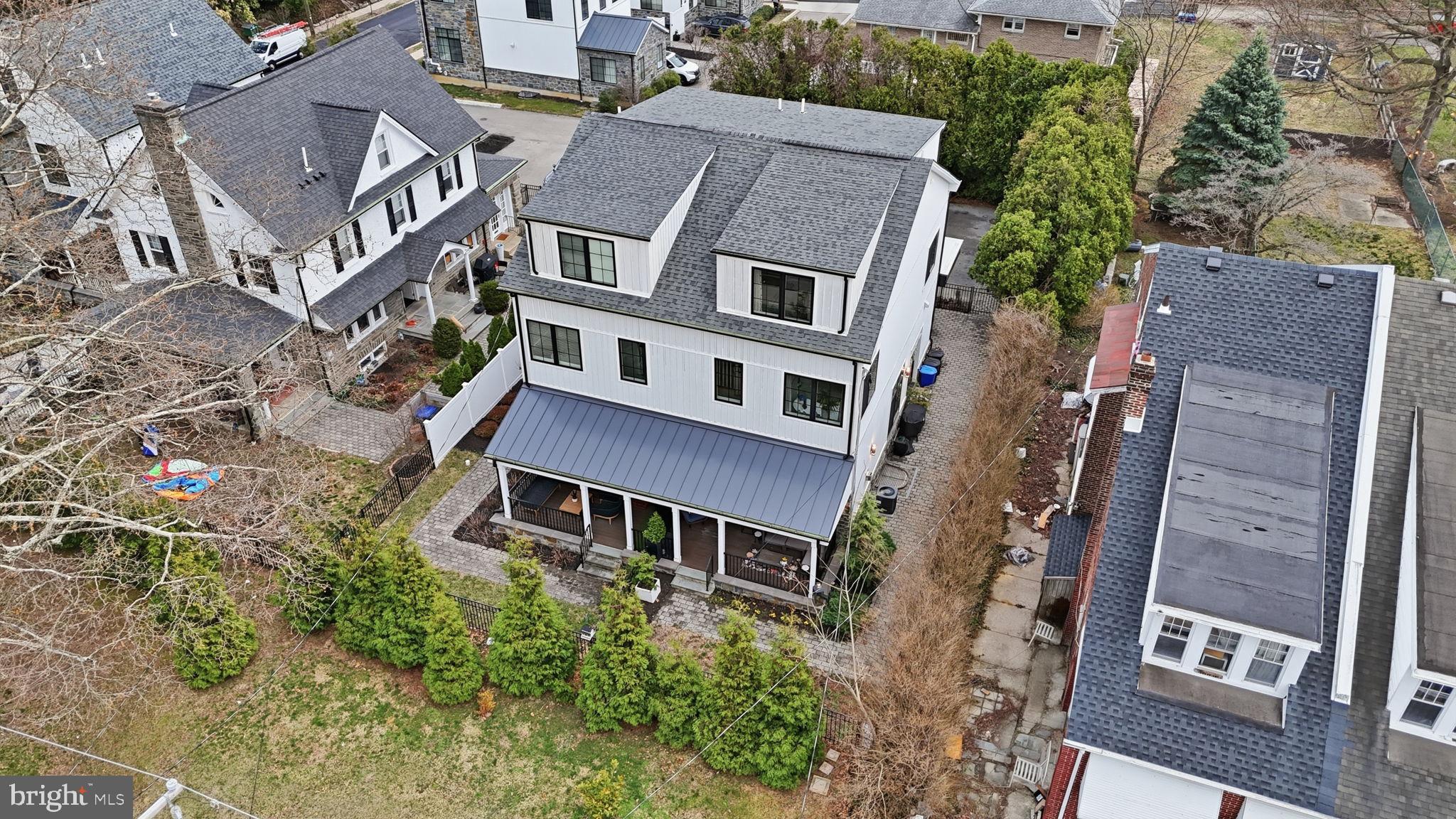 ROXBOROUGH - Residential