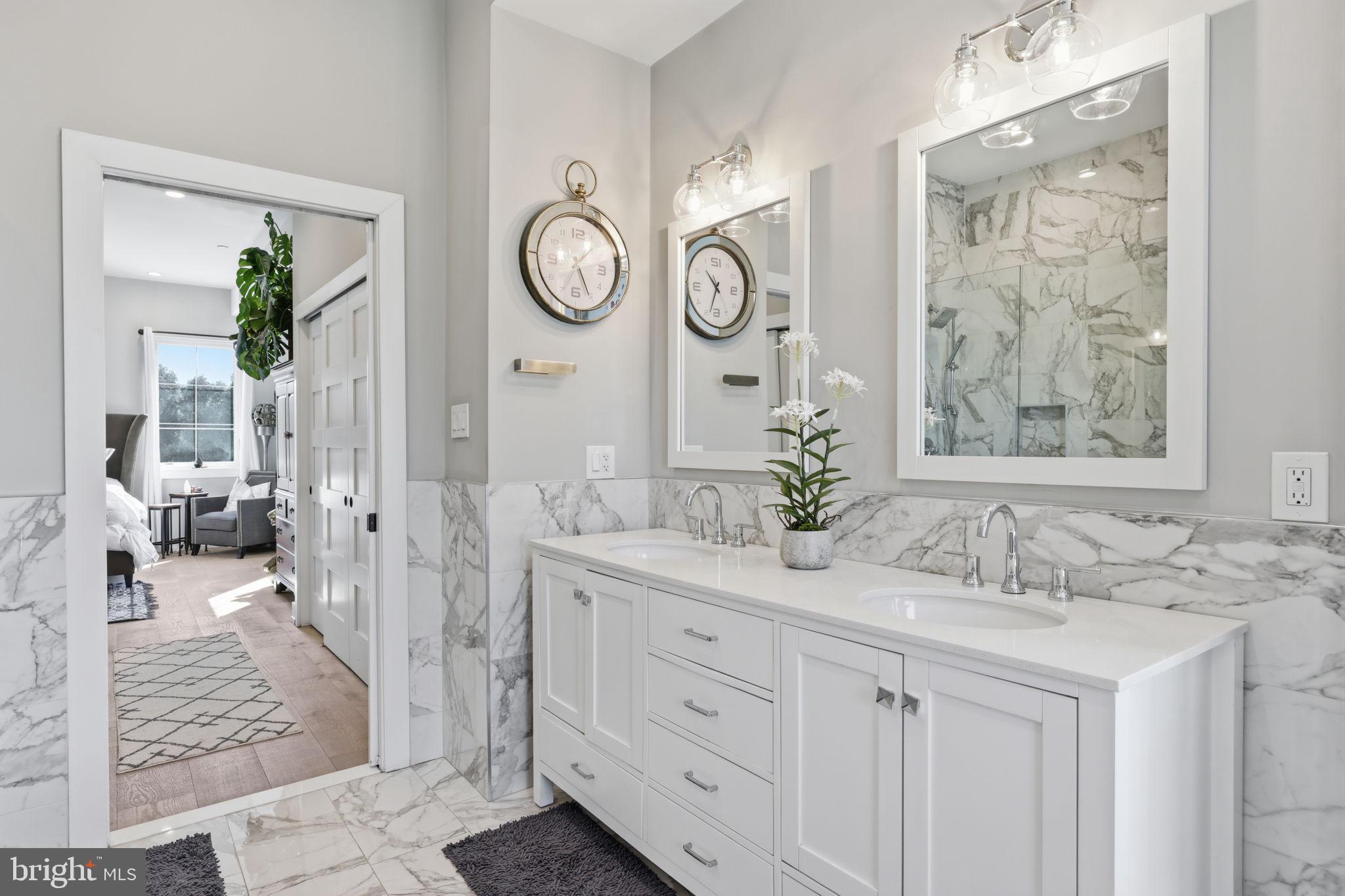 ROXBOROUGH - Residential