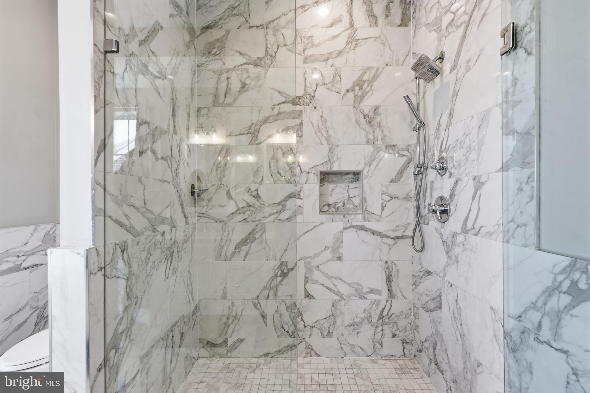 ROXBOROUGH - Residential