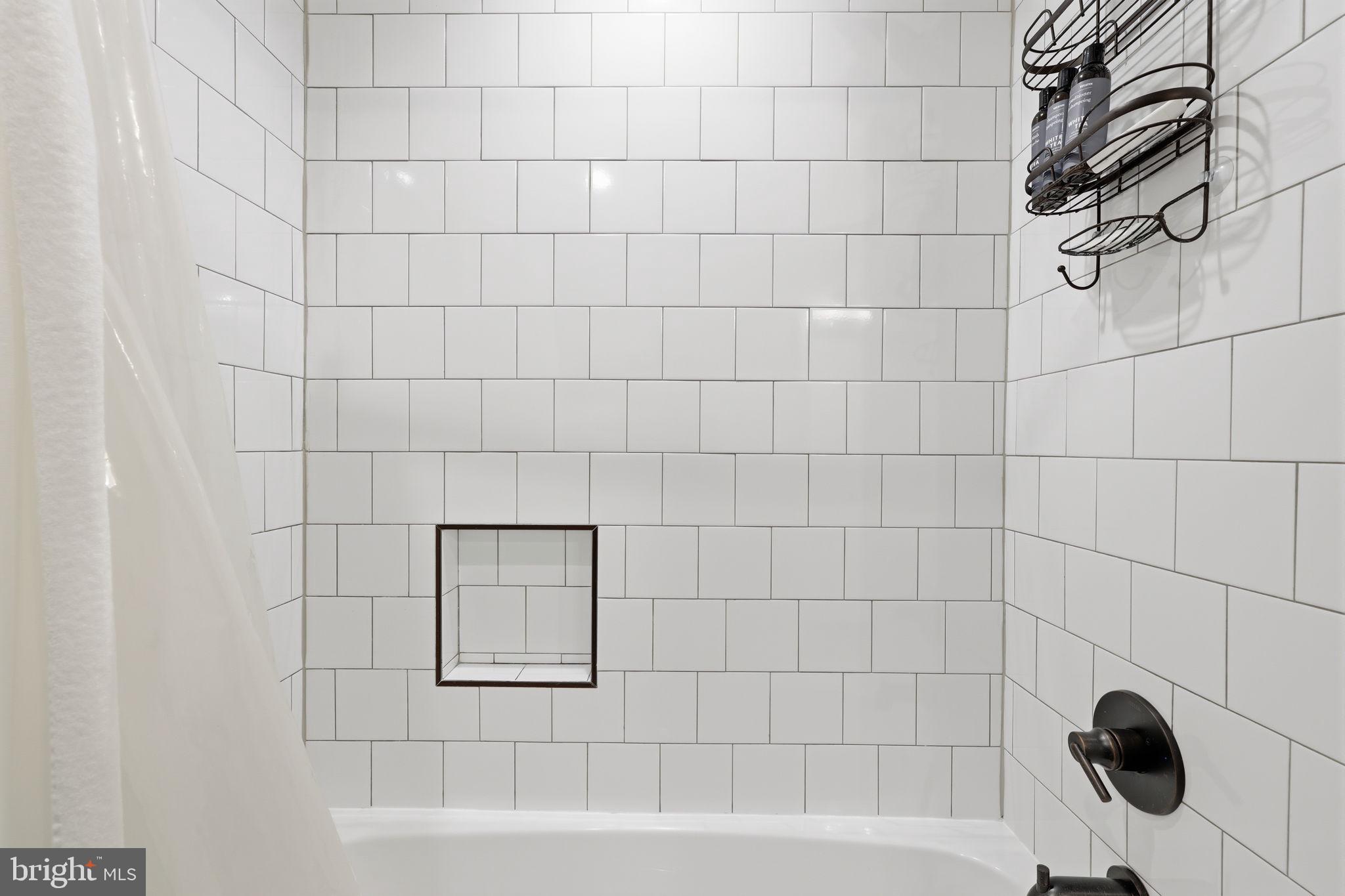 ROXBOROUGH - Residential