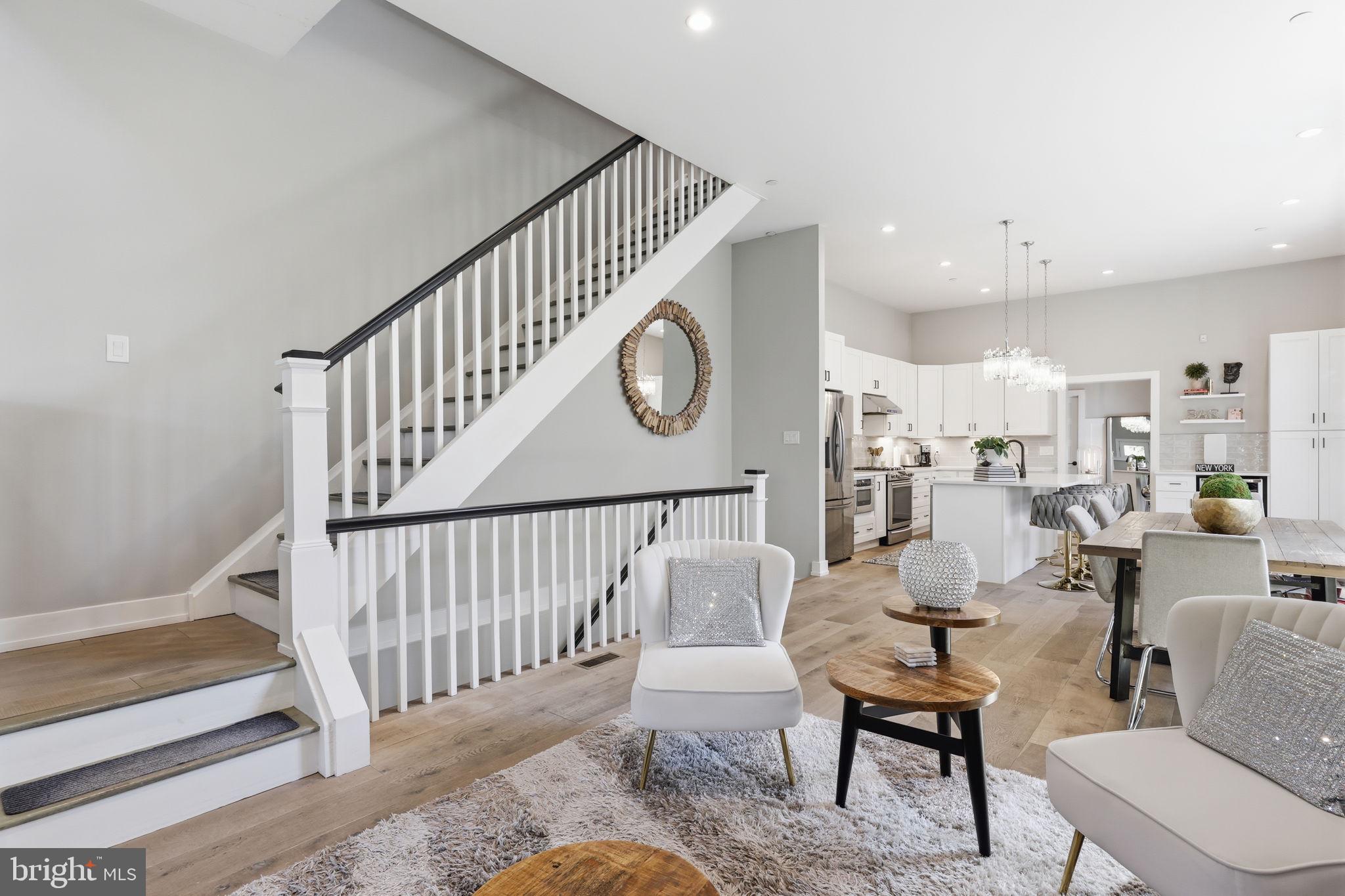 ROXBOROUGH - Residential