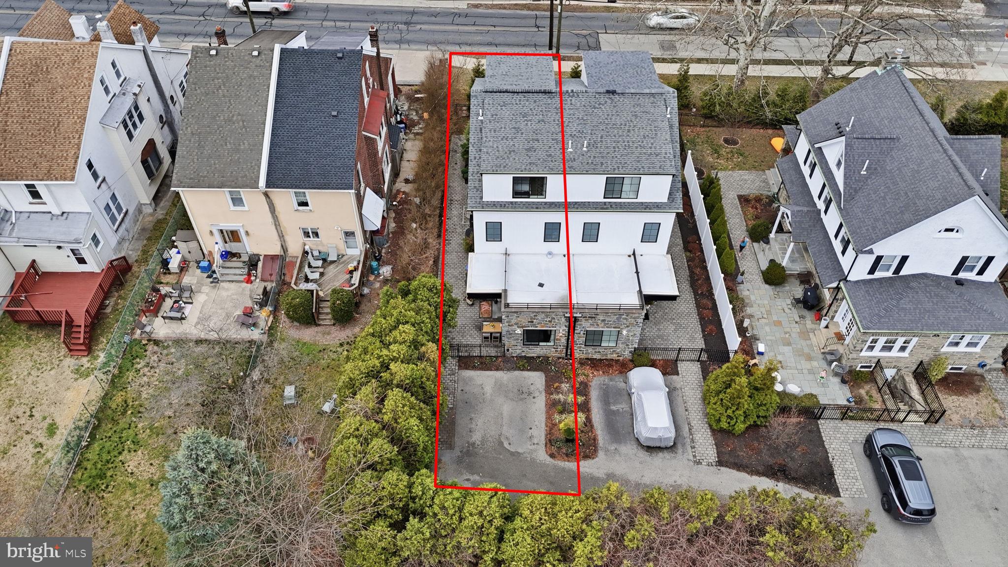 ROXBOROUGH - Residential