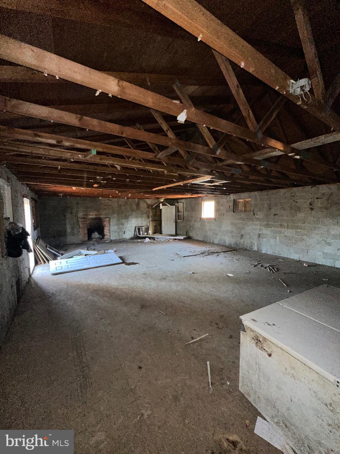 TEMPLE HILLS - Residential