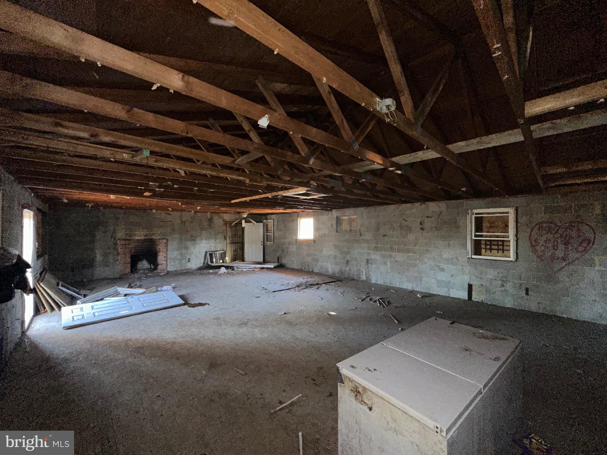 TEMPLE HILLS - Residential