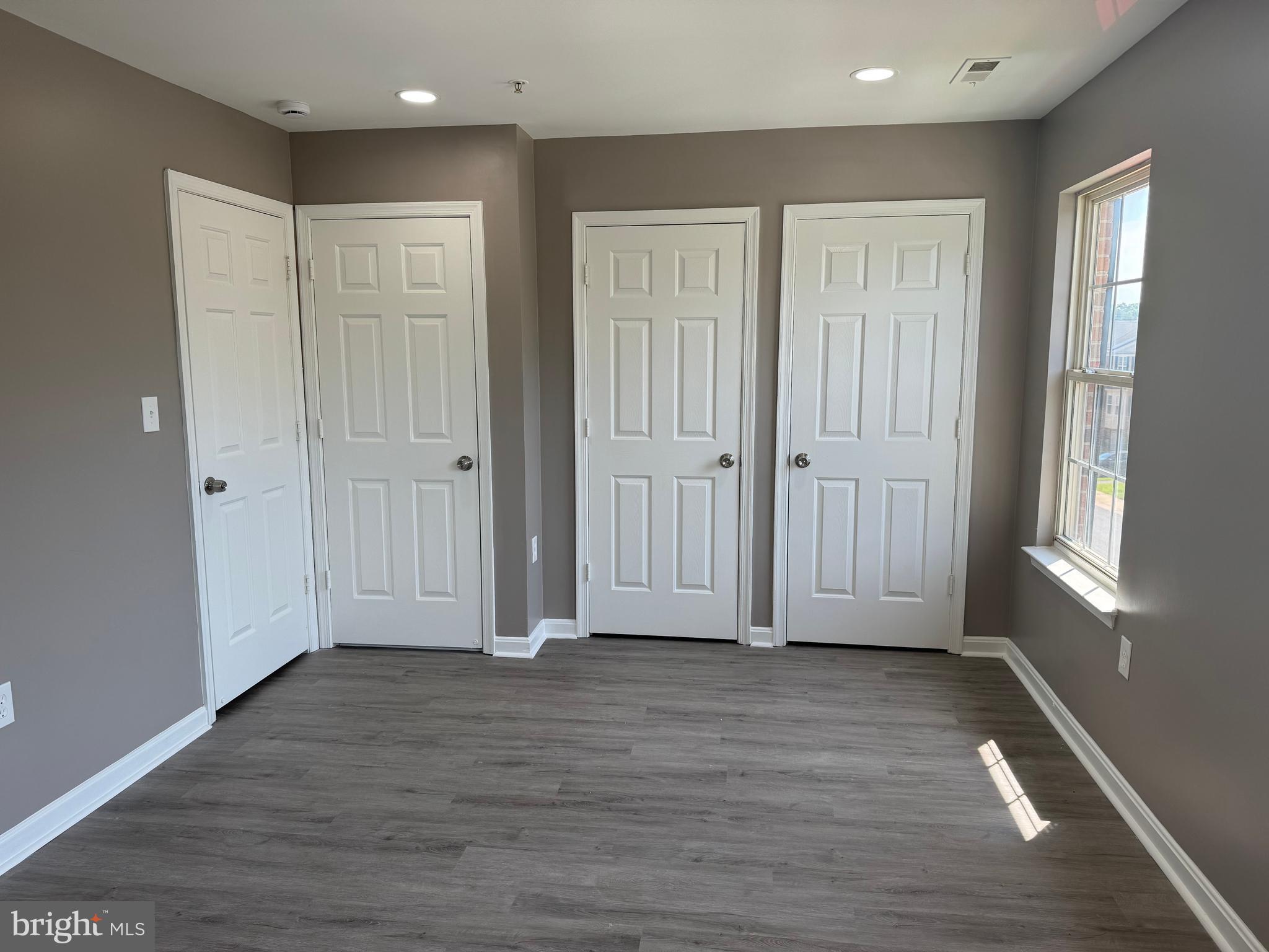 GLENARDEN TOWNS - Residential