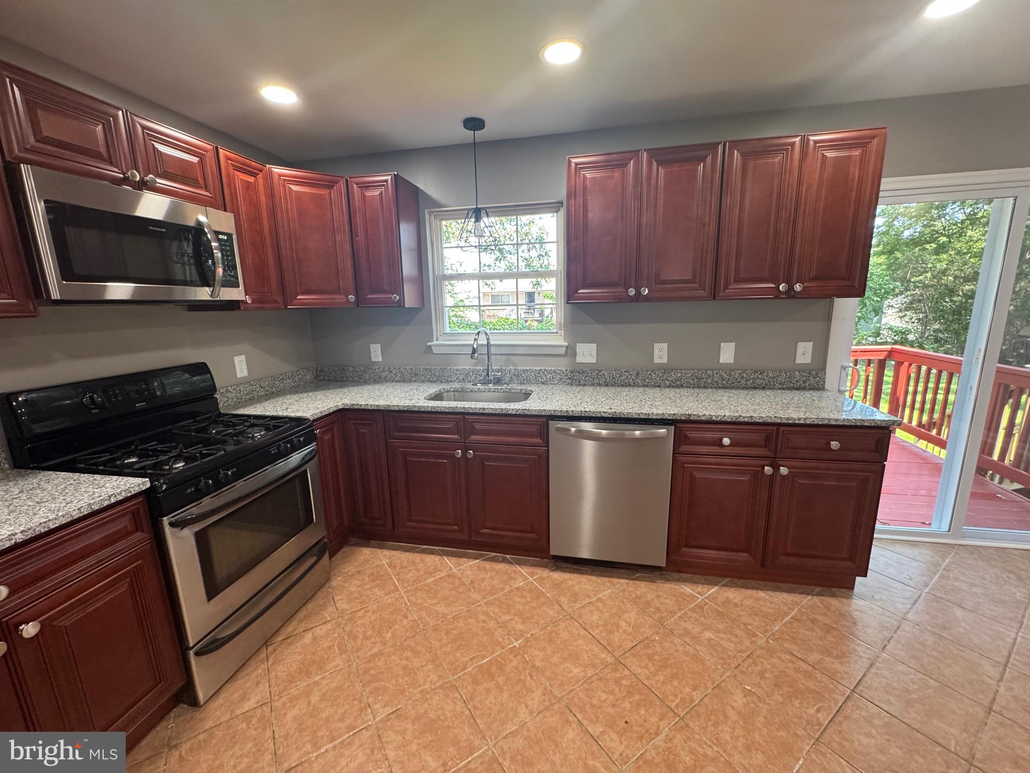 GLENARDEN TOWNS - Residential