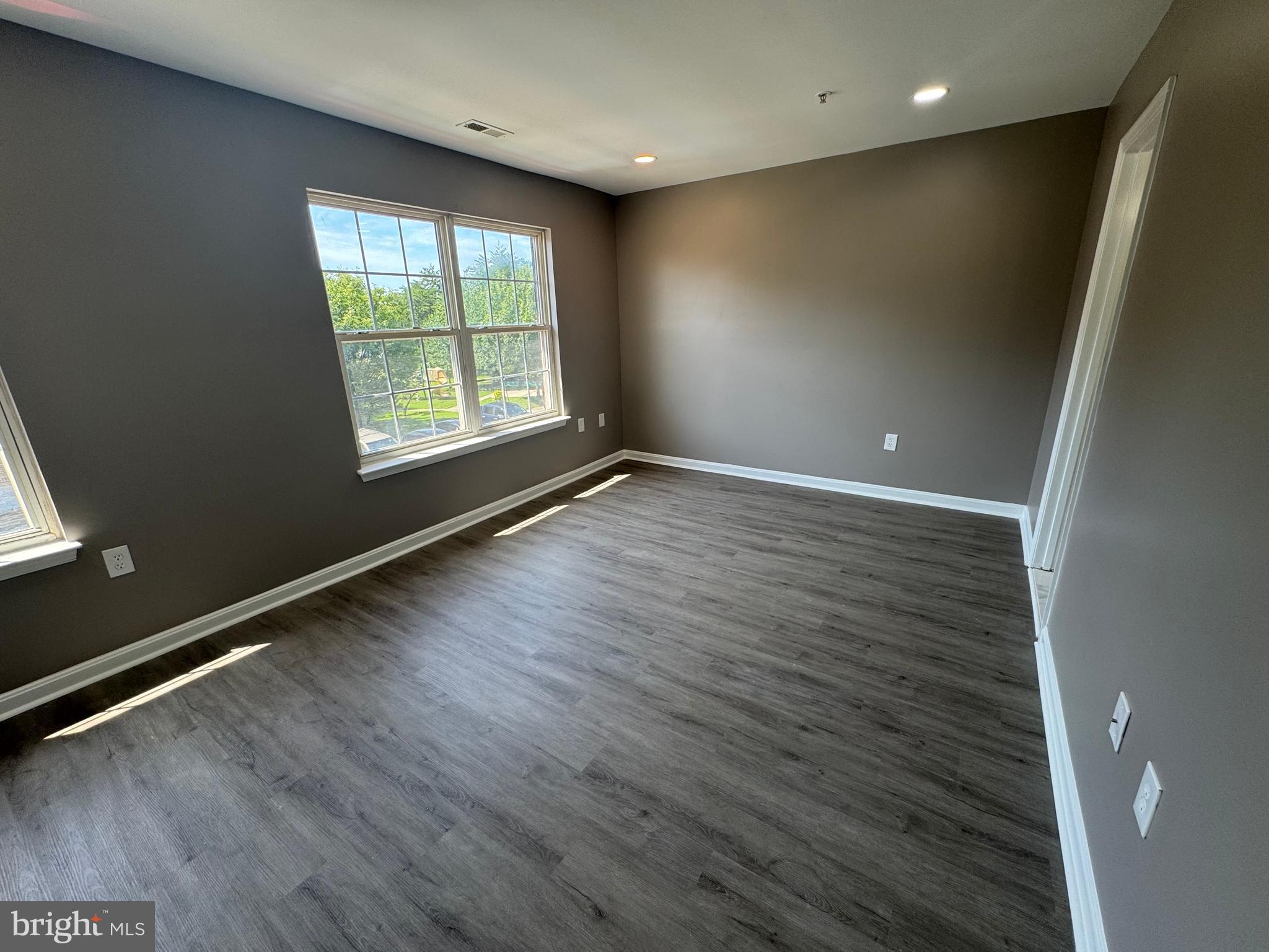 GLENARDEN TOWNS - Residential