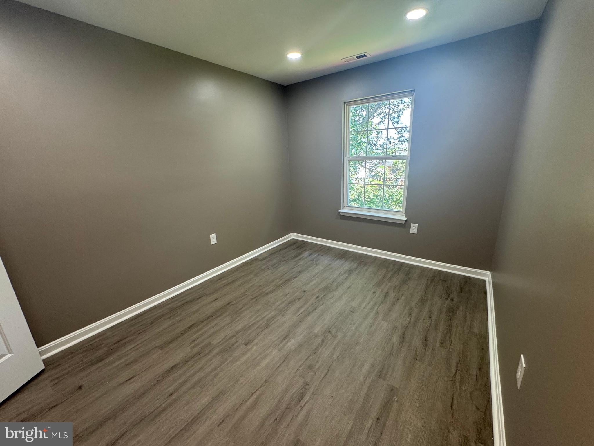 GLENARDEN TOWNS - Residential