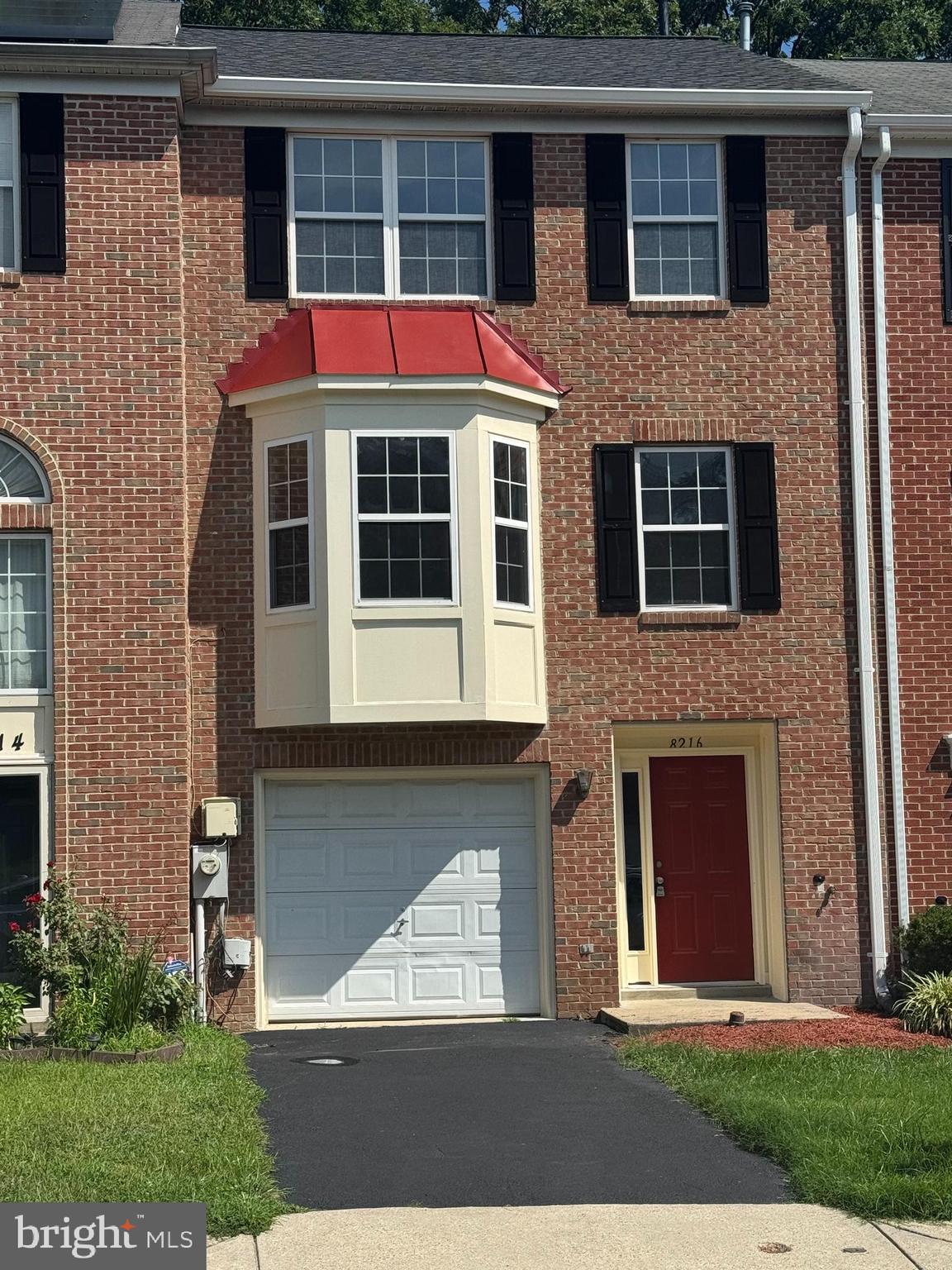8216 DELLWOOD COURT