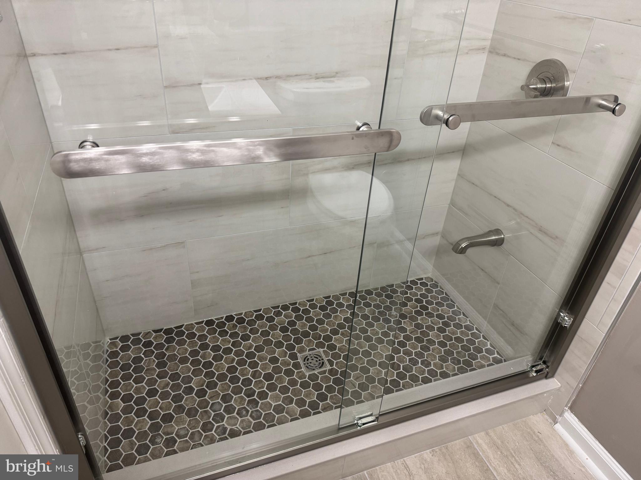 GLENARDEN TOWNS - Residential