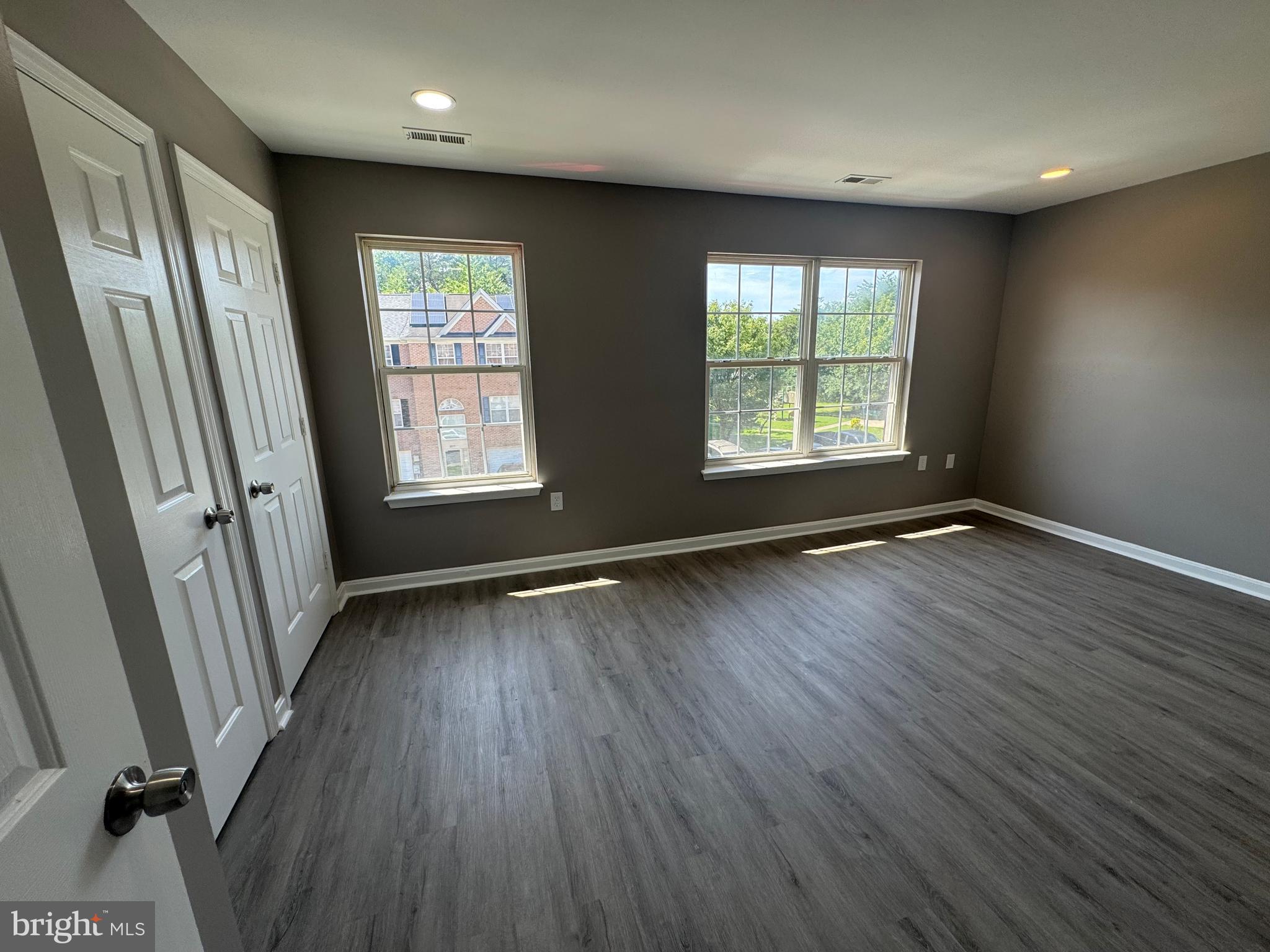 GLENARDEN TOWNS - Residential