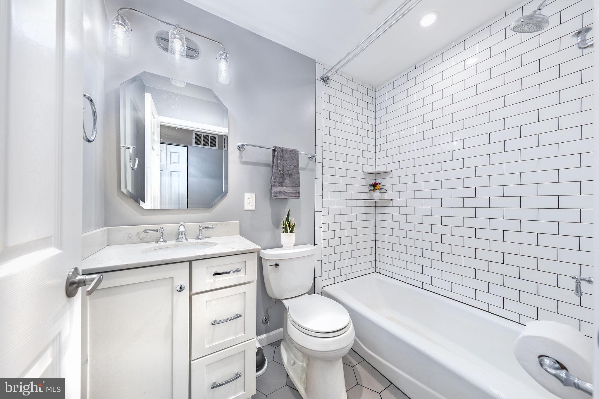 FORT WASHINGTON ESTATES - Residential