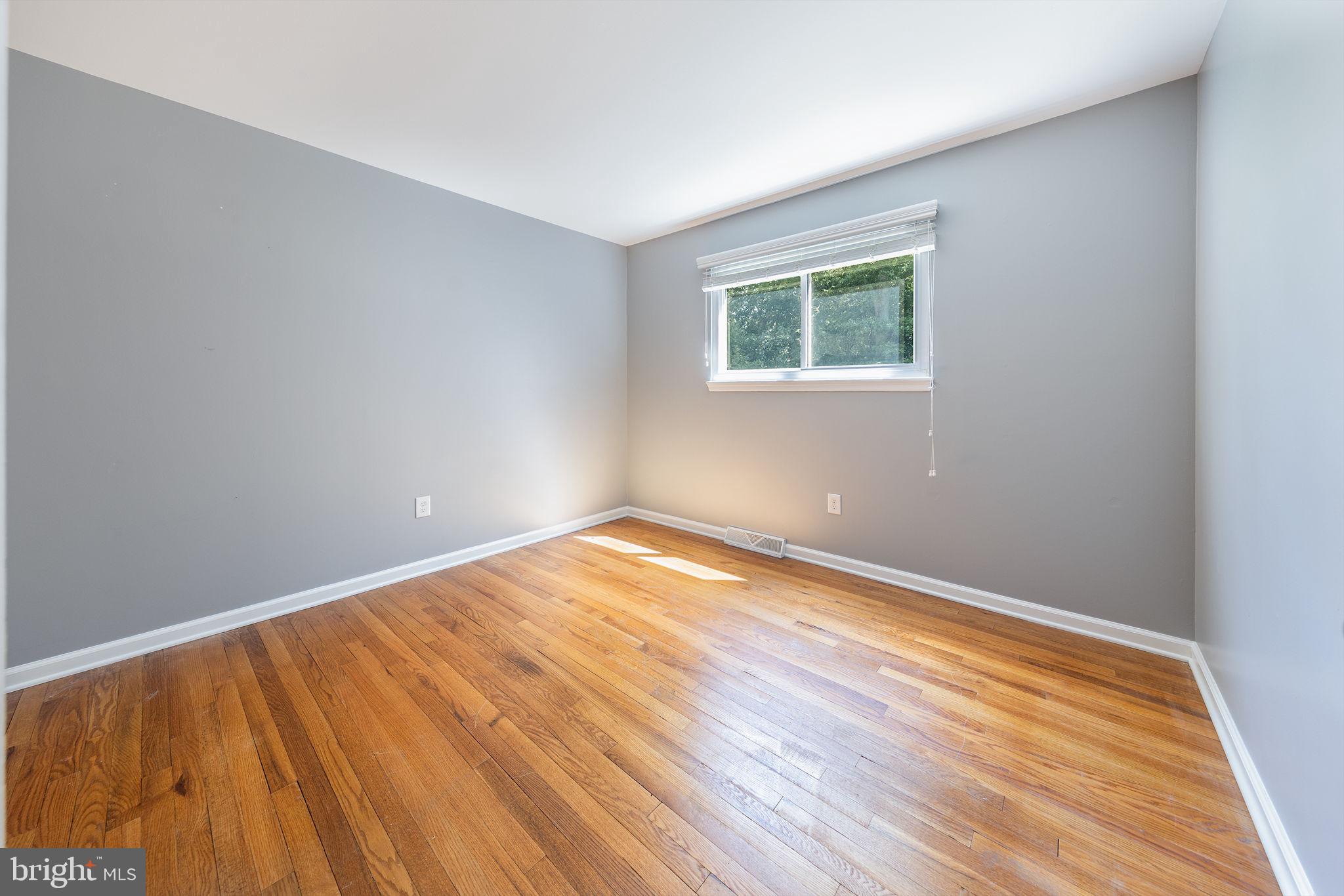 FORT WASHINGTON ESTATES - Residential