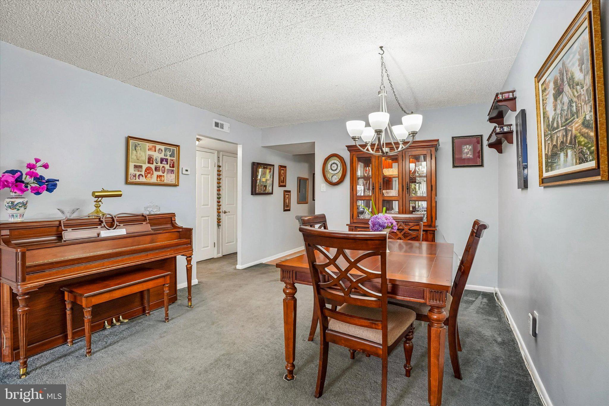 406 SUMMIT HOUSE 406