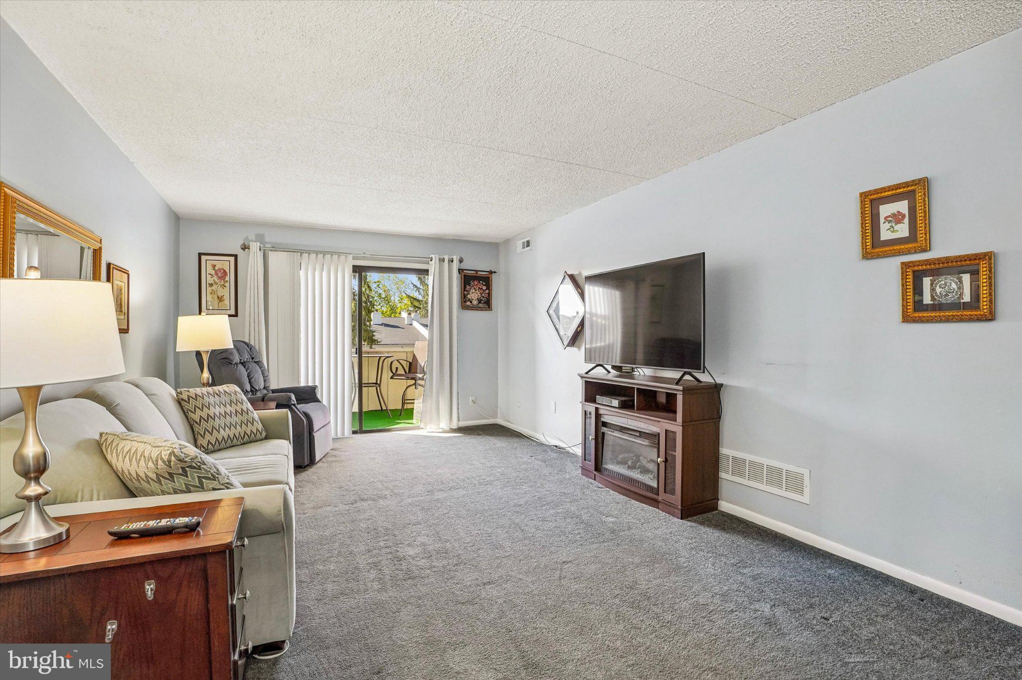 406 SUMMIT HOUSE 406