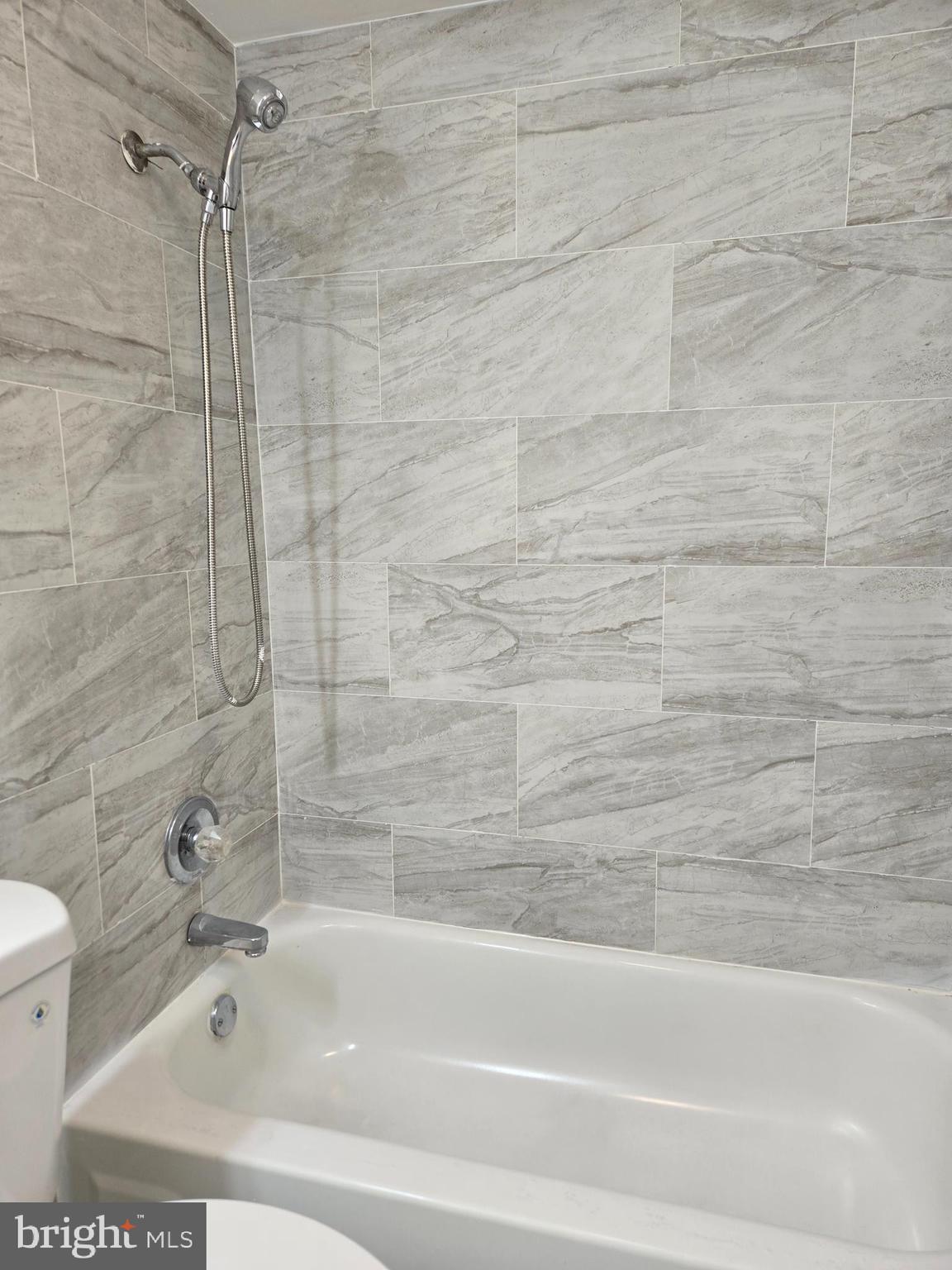 HAWTHORNE - Residential Lease