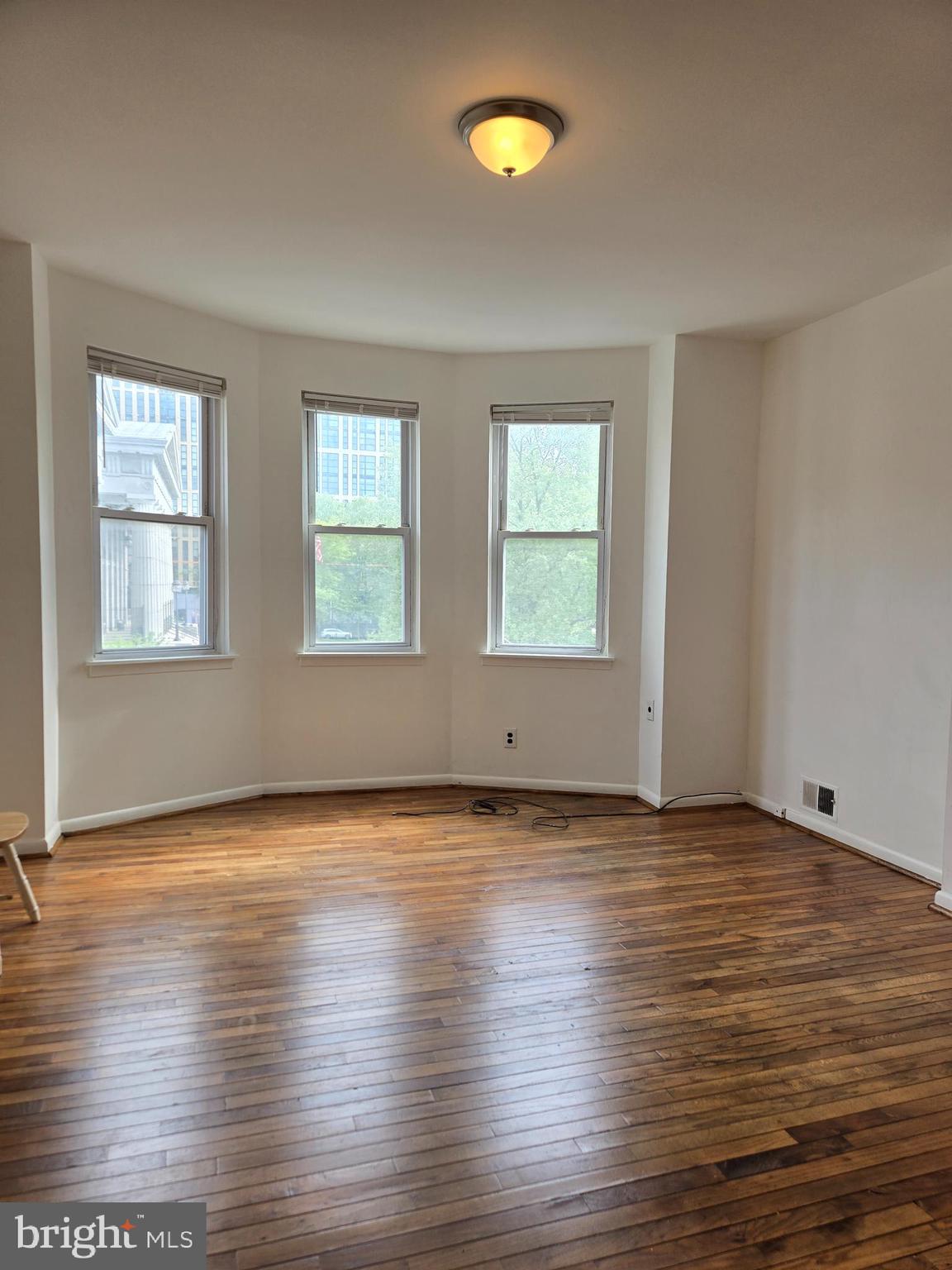 HAWTHORNE - Residential Lease