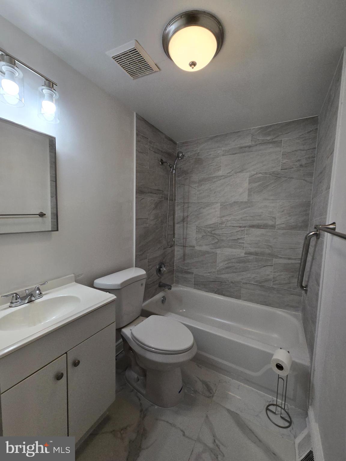 HAWTHORNE - Residential Lease