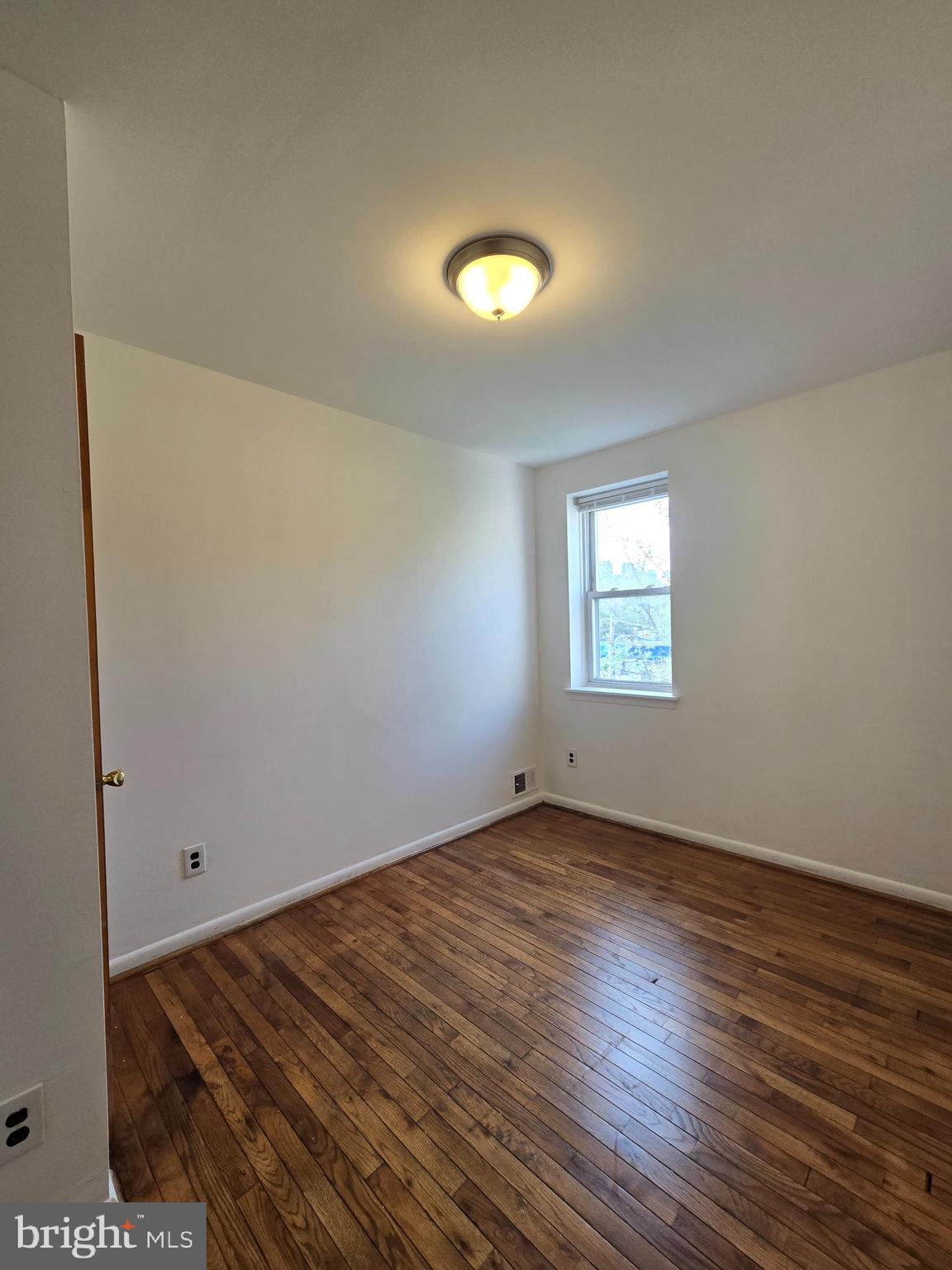 HAWTHORNE - Residential Lease