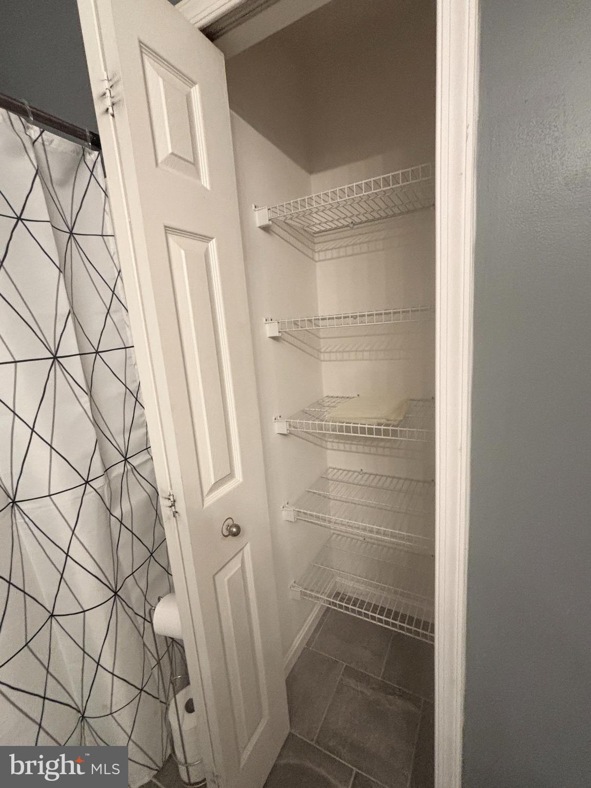 LAURELS CONDO - Residential