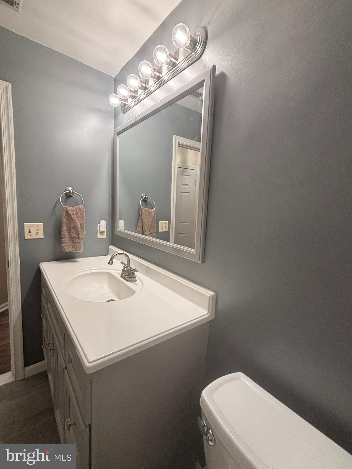 LAURELS CONDO - Residential